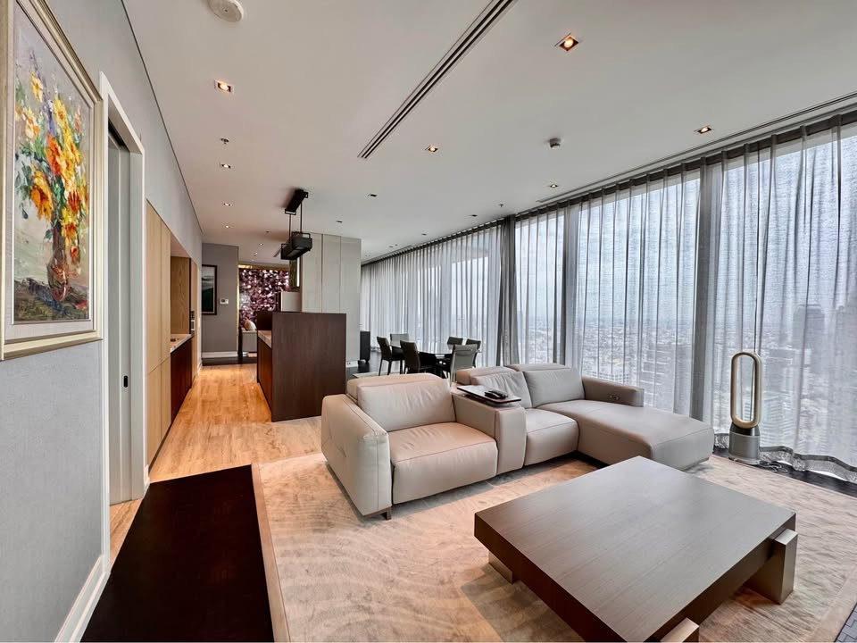 +++เช่าด่วน+++   The Ritz Carlton Residences Bangkok**  4 ห้องนอน 272.7 ตรม. แต่งครบพร้อมเข้าอยู่!!