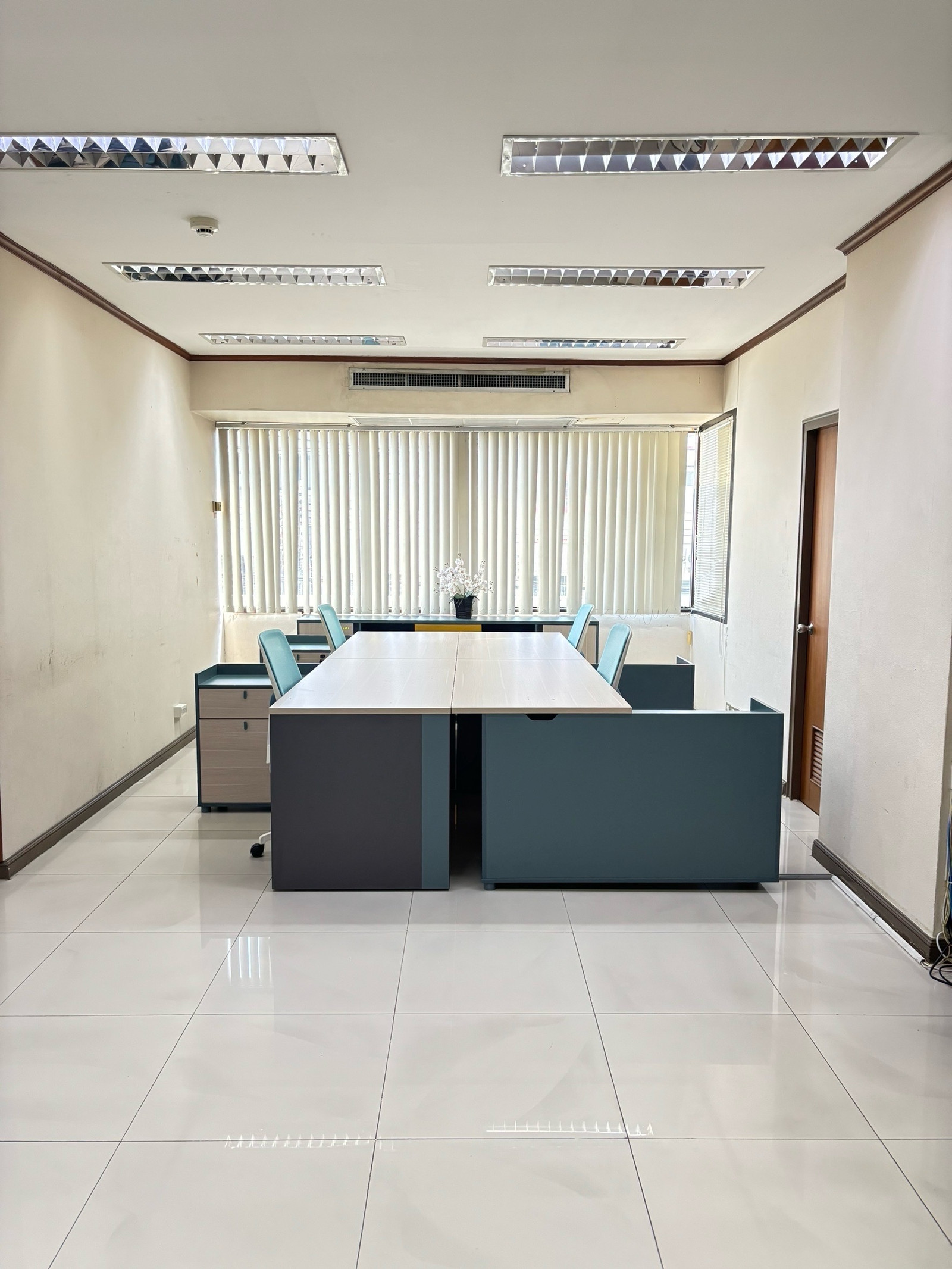 🩷[FOR RENT / SALE] Office Space @ Park Pavilion (Soi Ari). line @900cqqhk tel 0859114585 🩷
✨ รายละเอียด:  เช่า 60,000  บาท   ,  ขายเพียง 14.4 ล้าน บาท เท่านั้น  (รวมเฟอร์ในห้อง)   
โครงการ: Park Pavilion (พาร์ค พาวิลเลียน)
ทำเล: ซอยอารีย์ (พหลโยธิน 7) – รูปที่ 3
