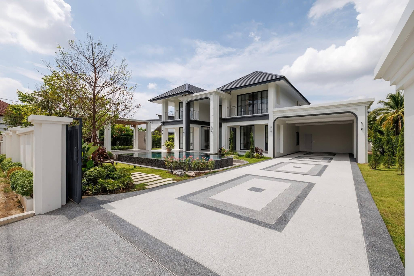ขาย Super Luxury Pool Villa พูลวิลล่าหรูหลังใหญ่ โซนสารภี เนื้อที่กว้างถึง 212 ตรว. ขาย Super Luxury Pool Villa พูลวิลล่าหรูหลังใหญ่ โซนสารภี เนื้อที่กว้างถึง 212 ตรว.