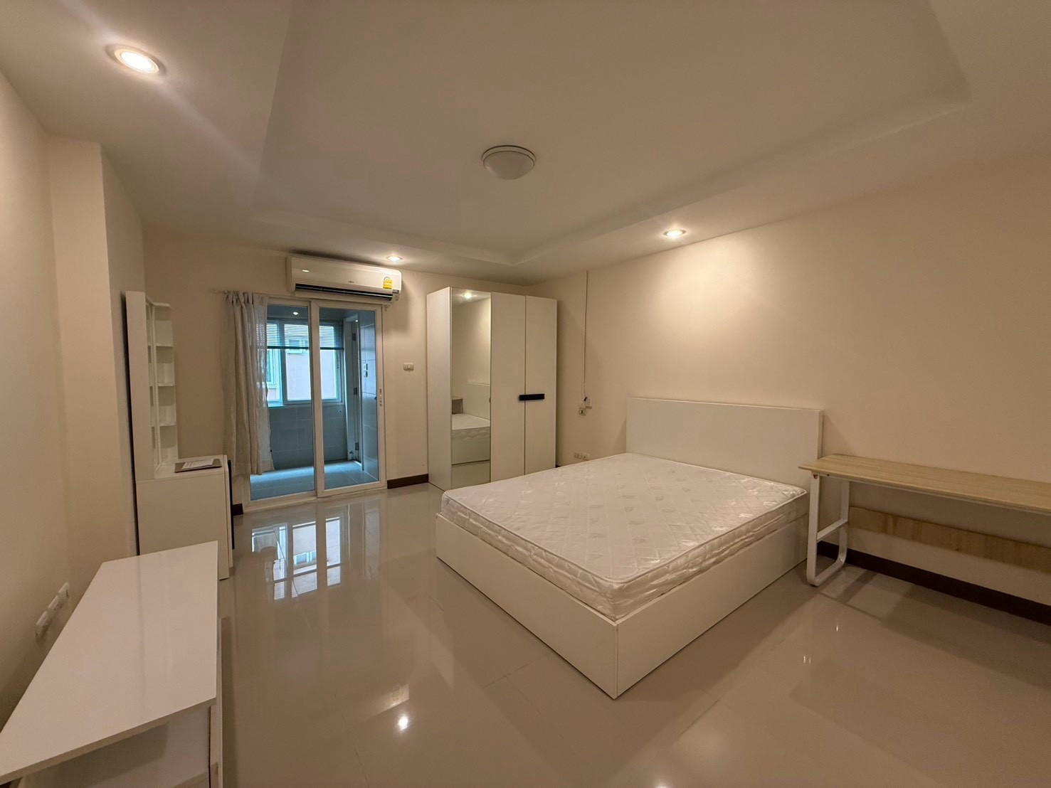 ขายพร้อมผู้เช่า(ถึง 31 ส.ค. 2570) ห้องสตูดิโอ ขนาด 28 ตรม. ตึก D ชั้น 3 ขายพร้อมผู้เช่า(ถึง 31 ส.ค. 2570) ห้องสตูดิโอ ขนาด 28 ตรม. ตึก D ชั้น 3