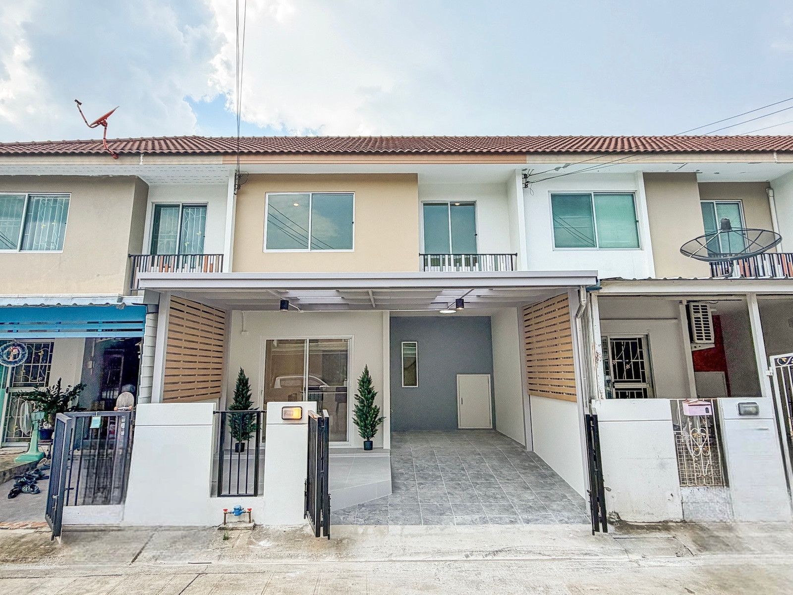 ขายทาวน์เฮ้าส์ บ้านพฤกษา 98 แก้วอินทร์-บางใหญ่ รีโนเวทใหม่ ต่อเติมครบ พร้อมเฟอร์ฯ ใกล้เซนทรัลเวสต์เกต ขายทาวน์เฮ้าส์ บ้านพฤกษา 98 แก้วอินทร์-บางใหญ่ รีโนเวทใหม่ ต่อเติมครบ พร้อมเฟอร์ฯ ใกล้เซนทรัลเวสต์เกต