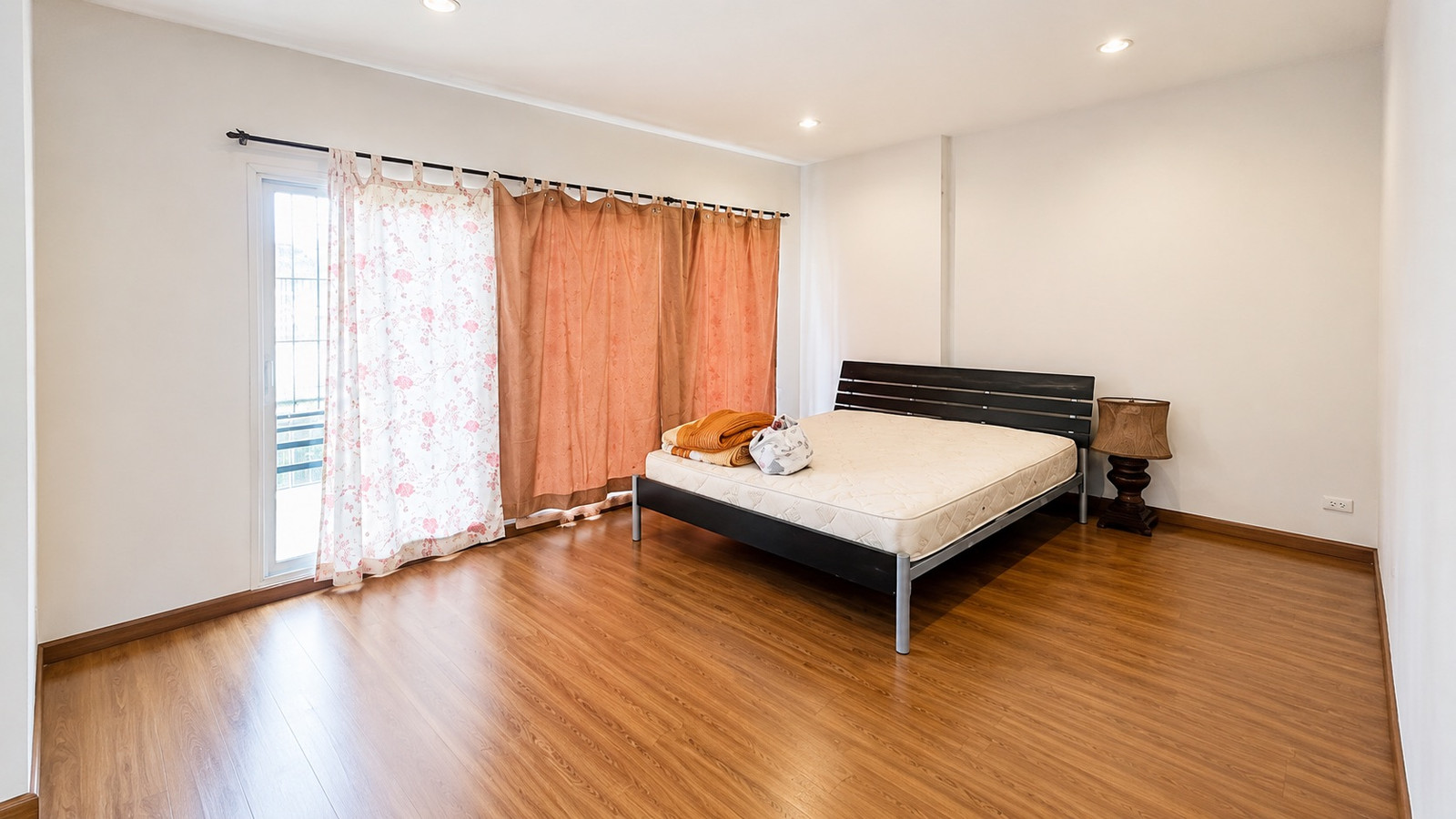 97699 - ขายทาวน์โฮม 3 ชั้น บ้านกลางเมืองลูเซิร์น อ่อนนุช 46 ทำเลทอง เดินทางเข้า-ออกได้หลายเส้นทาง เหมาะอยู่เอง ปล่อยเช่า หรือ ทำโฮมออฟฟิศ 97699 - ขายทาวน์โฮม 3 ชั้น บ้านกลางเมืองลูเซิร์น อ่อนนุช 46 ทำเลทอง เดินทางเข้า-ออกได้หลายเส้นทาง เหมาะอยู่เอง ปล่อยเช่า หรือ ทำโฮมออฟฟิศ