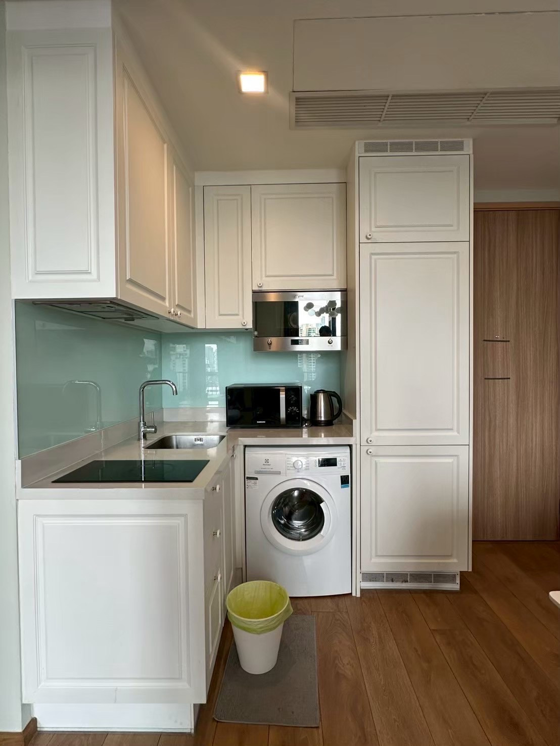 Condo available for rent near BTS. Condo available for rent near BTS.