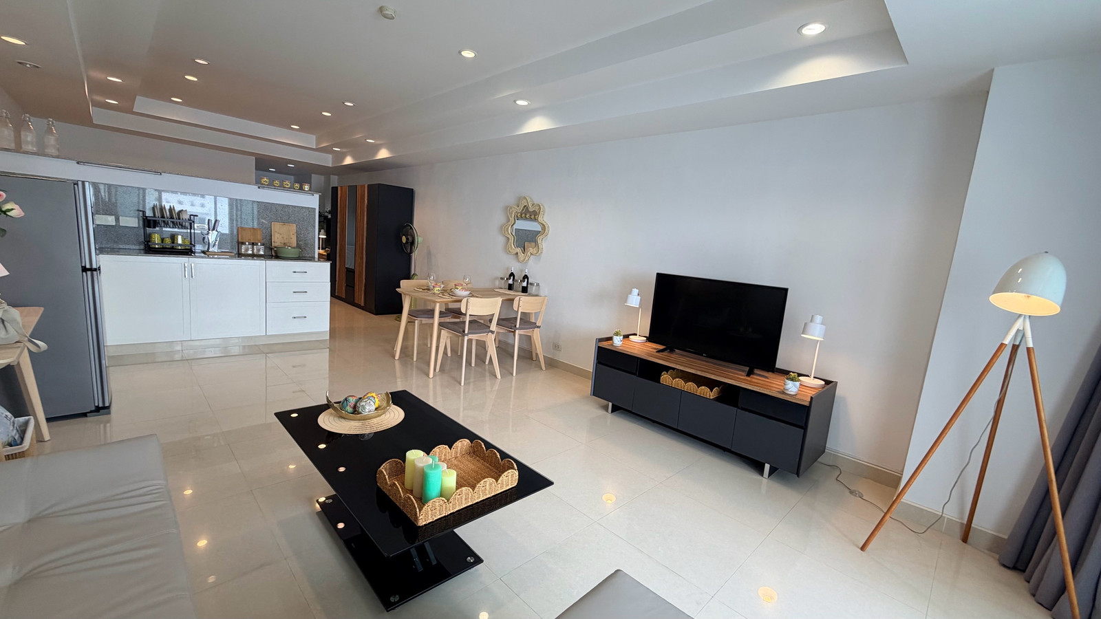 For Sale 66.93 sq.m.  22nd Floor Condo at Jomtien Complex Condotel, Pattaya
 – รูปที่ 4