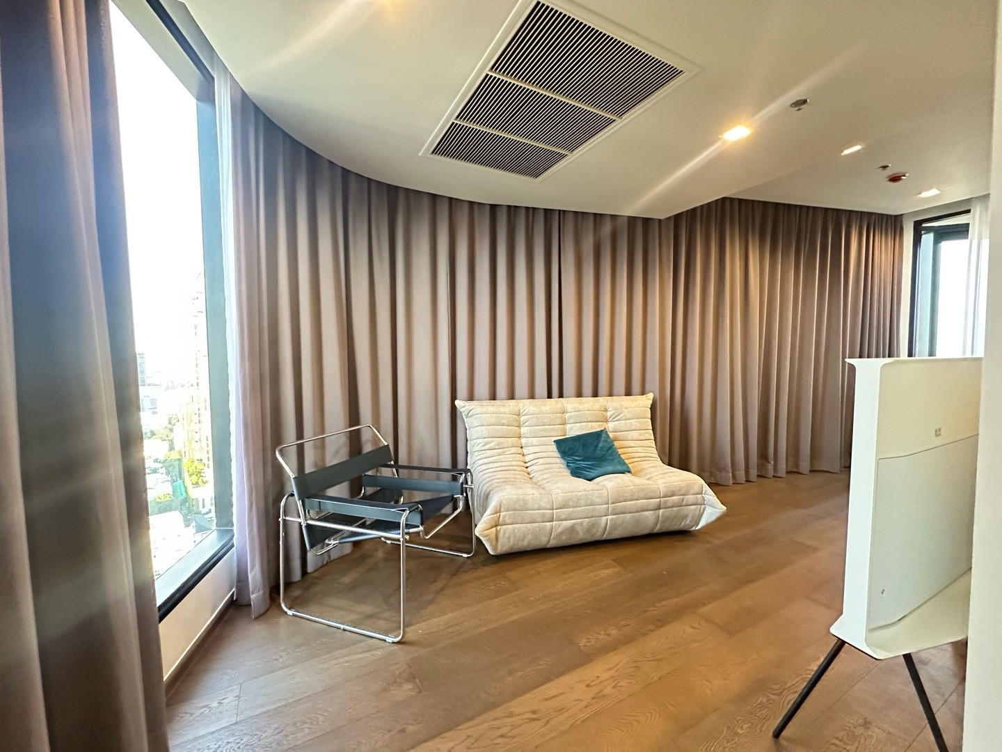 For resale, selling a room decorated with built-ins, ready to move in!! Condo Ideo Q Sukhumvit 36 TowerA price 10.39 million baht, high floor + For resale, selling a room decorated with built-ins, ready to move in!! Condo Ideo Q Sukhumvit 36 TowerA price 10.39 million baht, high floor +