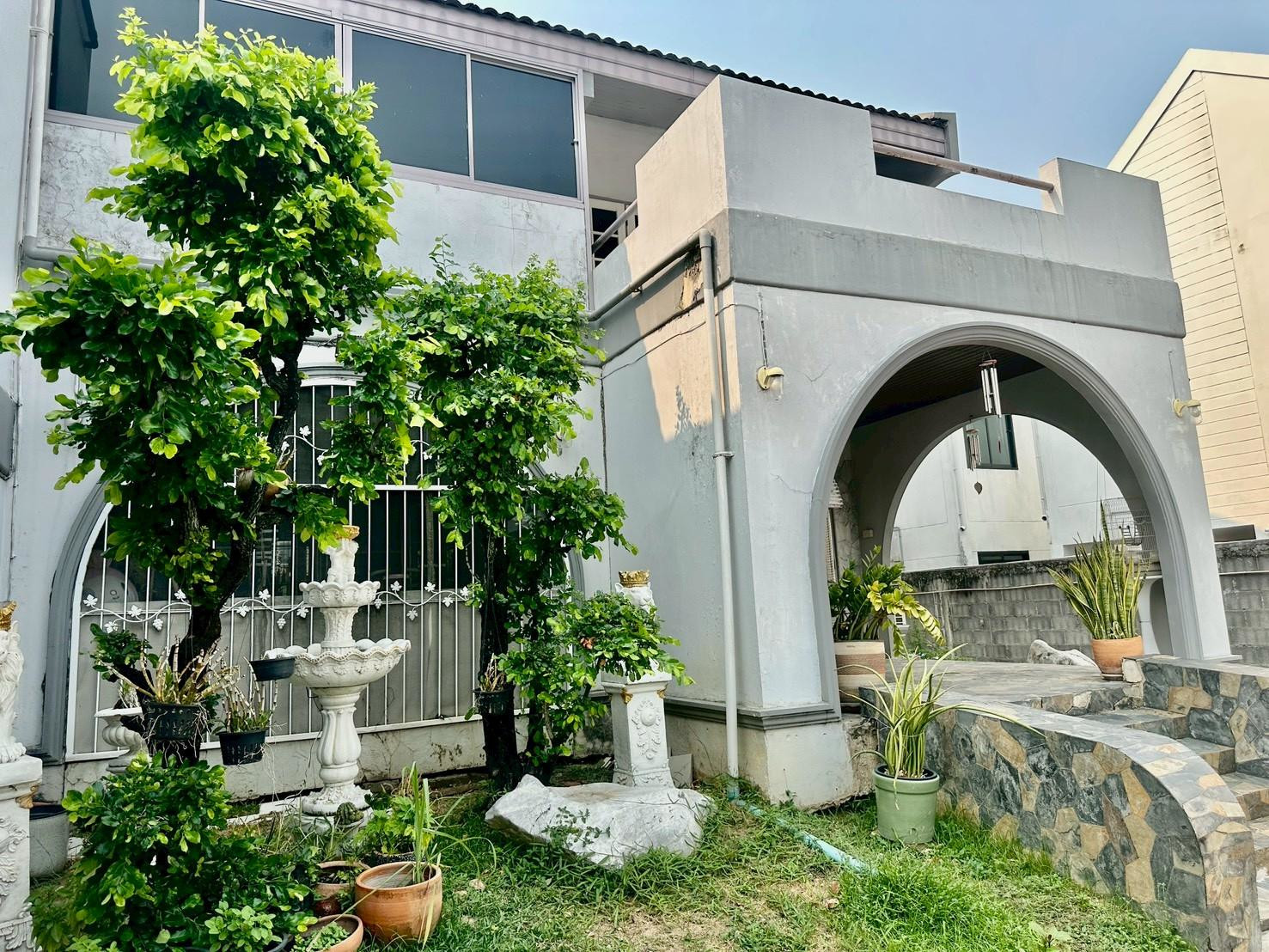 2-story detached house for sale, Mueang Ake Village, Project 1, Ek Thaksin Road, Soi Ek Thaksin 2, Lak Hok Subdistrict, Mueang Pathum Thani District. Pathum Thani Province, price 18,000,000 baht (price negotiable) 2-story detached house for sale, Mueang Ake Village, Project 1, Ek Thaksin Road, Soi Ek Thaksin 2, Lak Hok Subdistrict, Mueang Pathum Thani District. Pathum Thani Province, price 18,000,000 baht (price negotiable)
