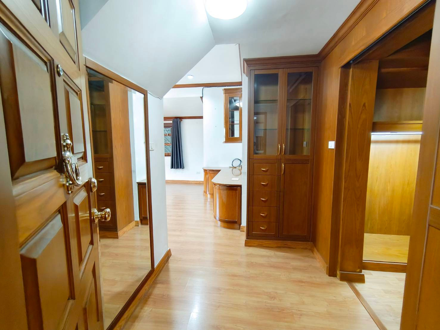 บ้านเดี่ยว 2 ชั้น หมู่บ้านชวนชื่นบางเขน แจ้งวัฒนะ14 ตรงข้ามศูนย์ราชการ หลังมุม สถาพดีพร้อมเข้าอยู่