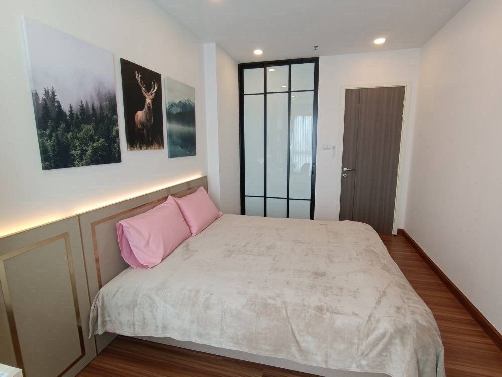Condo near ICONSIAM, next to BTS Golden Line, spacious room 48 sq m. Condo near ICONSIAM, next to BTS Golden Line, spacious room 48 sq m.