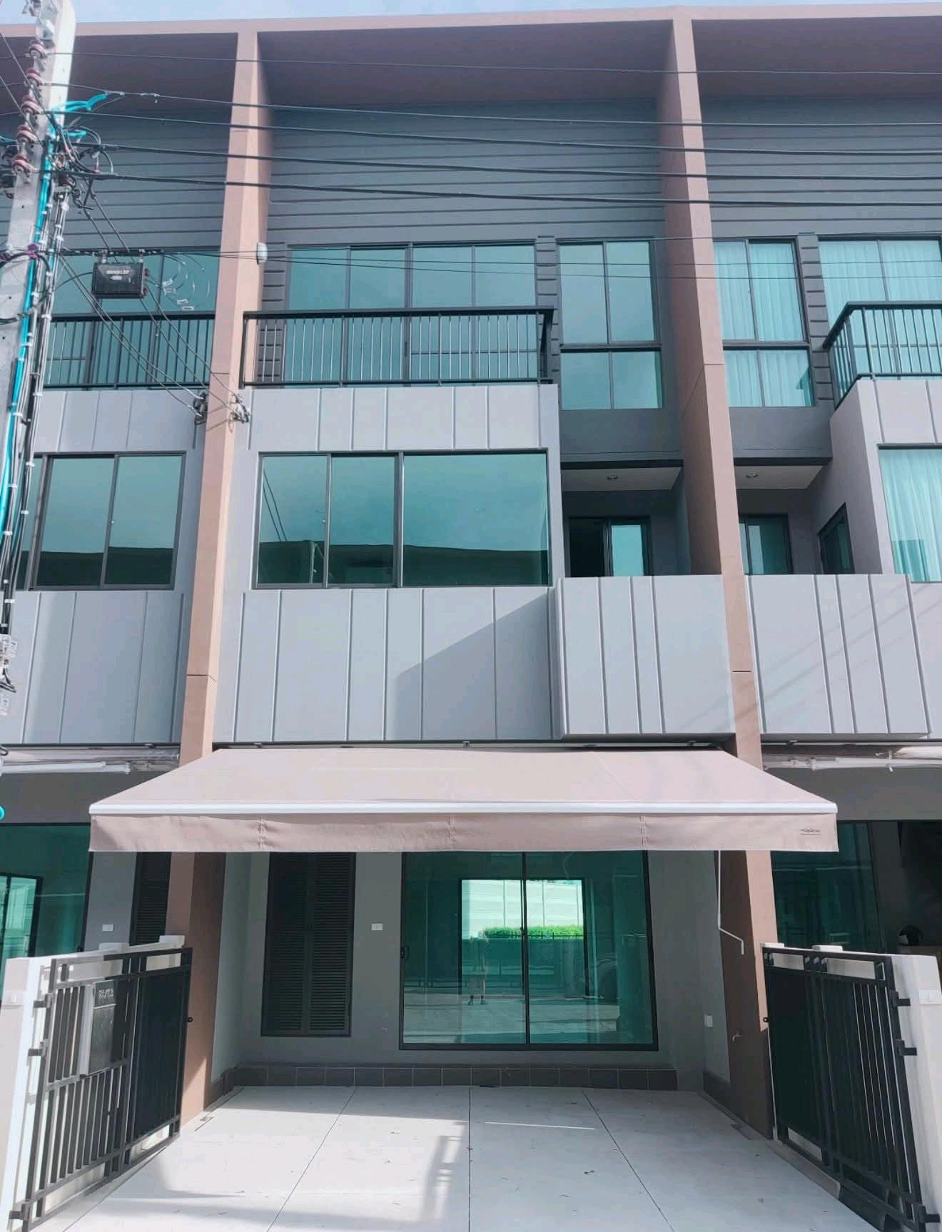 ✨ Beautiful house, ready to move in. Complete with furniture and electrical appliances, good location, convenient travel, close to the expressway, suitable for living or making a home office.
