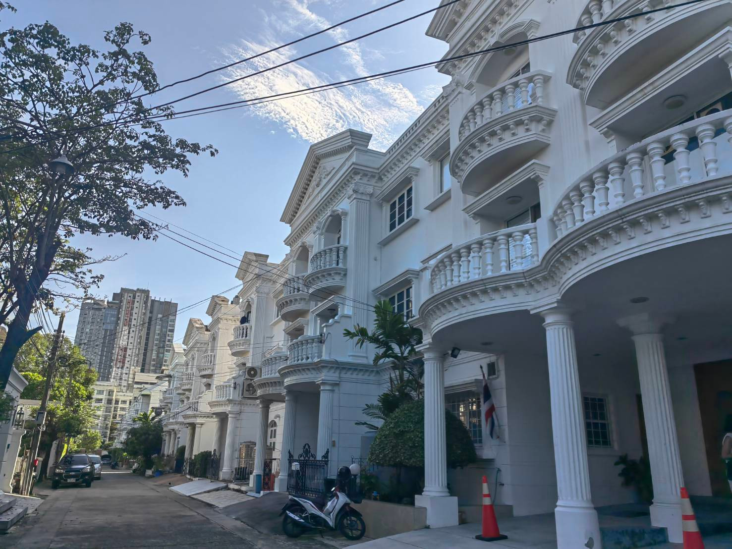 ขาย/เช่าบ้านทาวเฮ้าส์ ในหมู่บ้านสุขุมวิทการ์เด้นซิตี้ ขนาด 64 ตรว.  ถนนสุขุมวิท79 ห่าง BTSอ่อนนุช 500ม. ปากซอยมีห้าง เซ็นจูรี่พลาซ่าสุขุมวิท (อ่อนนุช) และตรงข้ามมีห้างโลตัส อ่อนนุช สุขุมวิท50 – รูปที่ 2