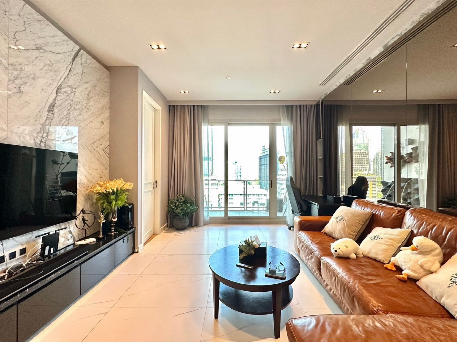 ขายคอนโดหรู 185 Rajadamriทำเลระดับ Prime Area ใจกลางกรุงเทพฯใกล้ BTS ราชดำริ เดินทางสะดวก เชื่อมต่อสีลม สาทร เพลินจิต และสุขุมวิทได้อย่างรวดเร็ว ขายคอนโดหรู 185 Rajadamriทำเลระดับ Prime Area ใจกลางกรุงเทพฯใกล้ BTS ราชดำริ เดินทางสะดวก เชื่อมต่อสีลม สาทร เพลินจิต และสุขุมวิทได้อย่างรวดเร็ว