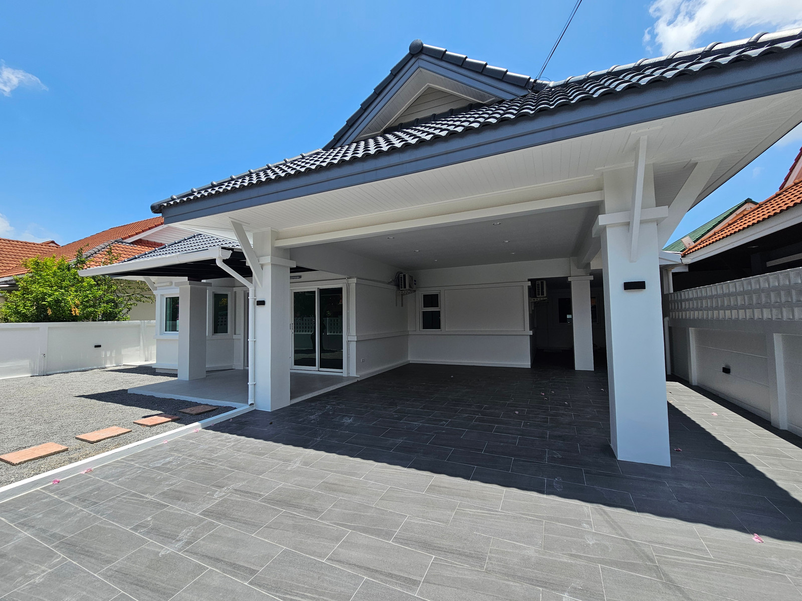 “บ้านเดี่ยวรีโนเวทใหม่ บนที่ดินขนาดใหญ่ 80 ตร.ว. พื้นที่ใช้สอย 230 ตร.ม. ใกล้เมืองภูเก็ต“ – รูปที่ 3