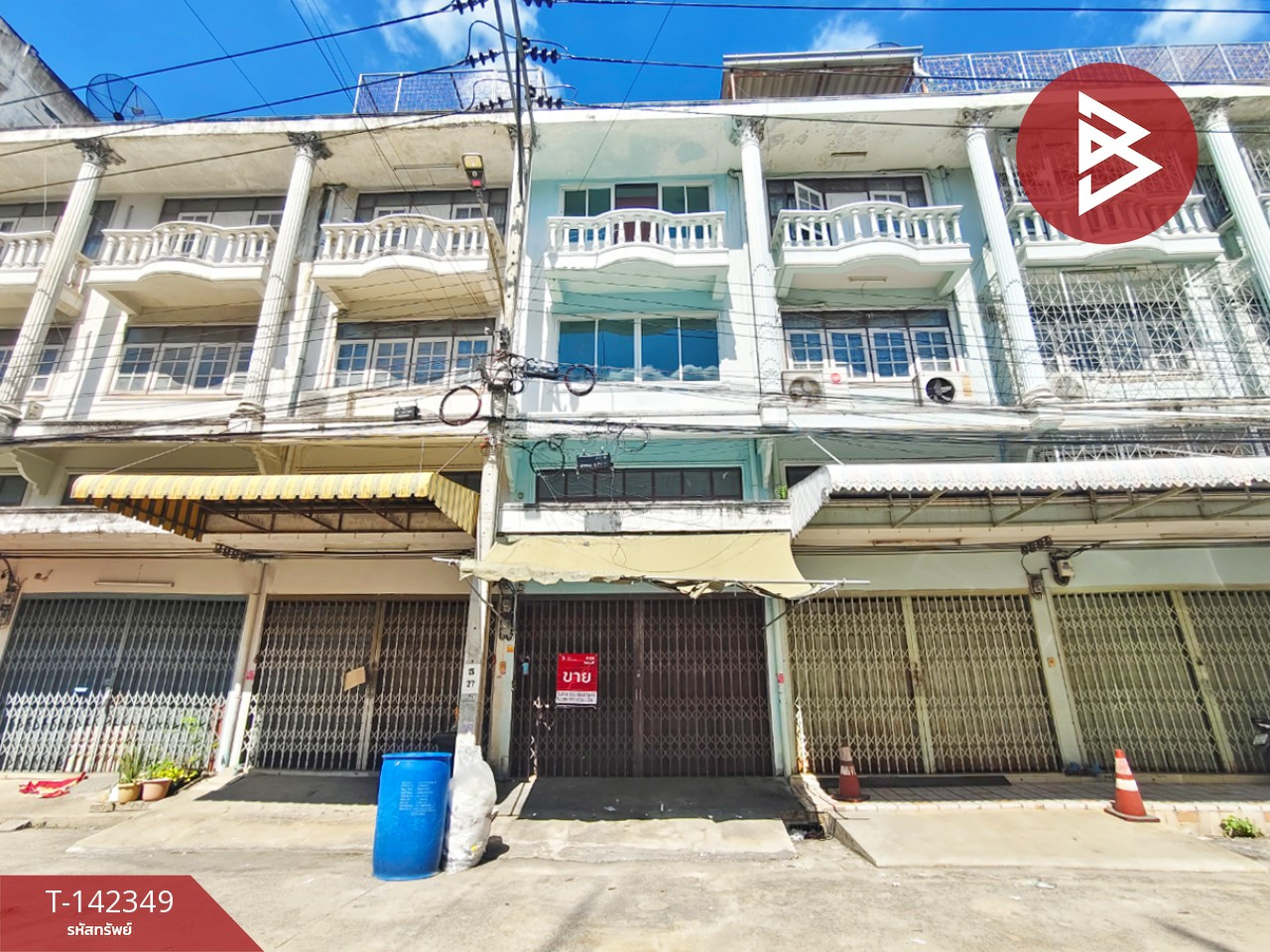 Urgent sale, 4-story commercial building, Soi Phetkasem 42, Phasi Charoen, Bangkok. Urgent sale, 4-story commercial building, Soi Phetkasem 42, Phasi Charoen, Bangkok.