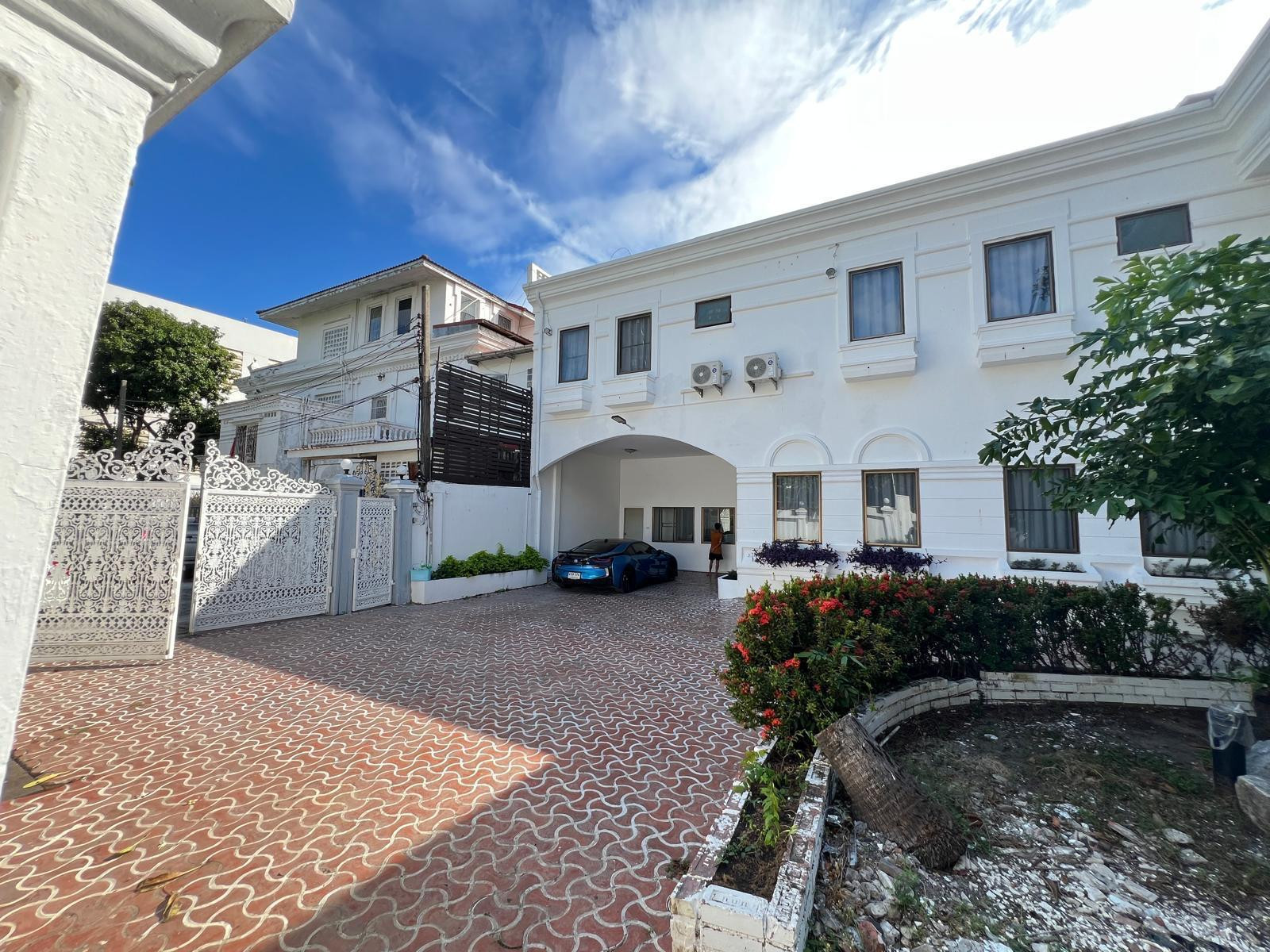 2 Stories House Residential/Commercial for Rent, land 170 sqw., Phromphong area
