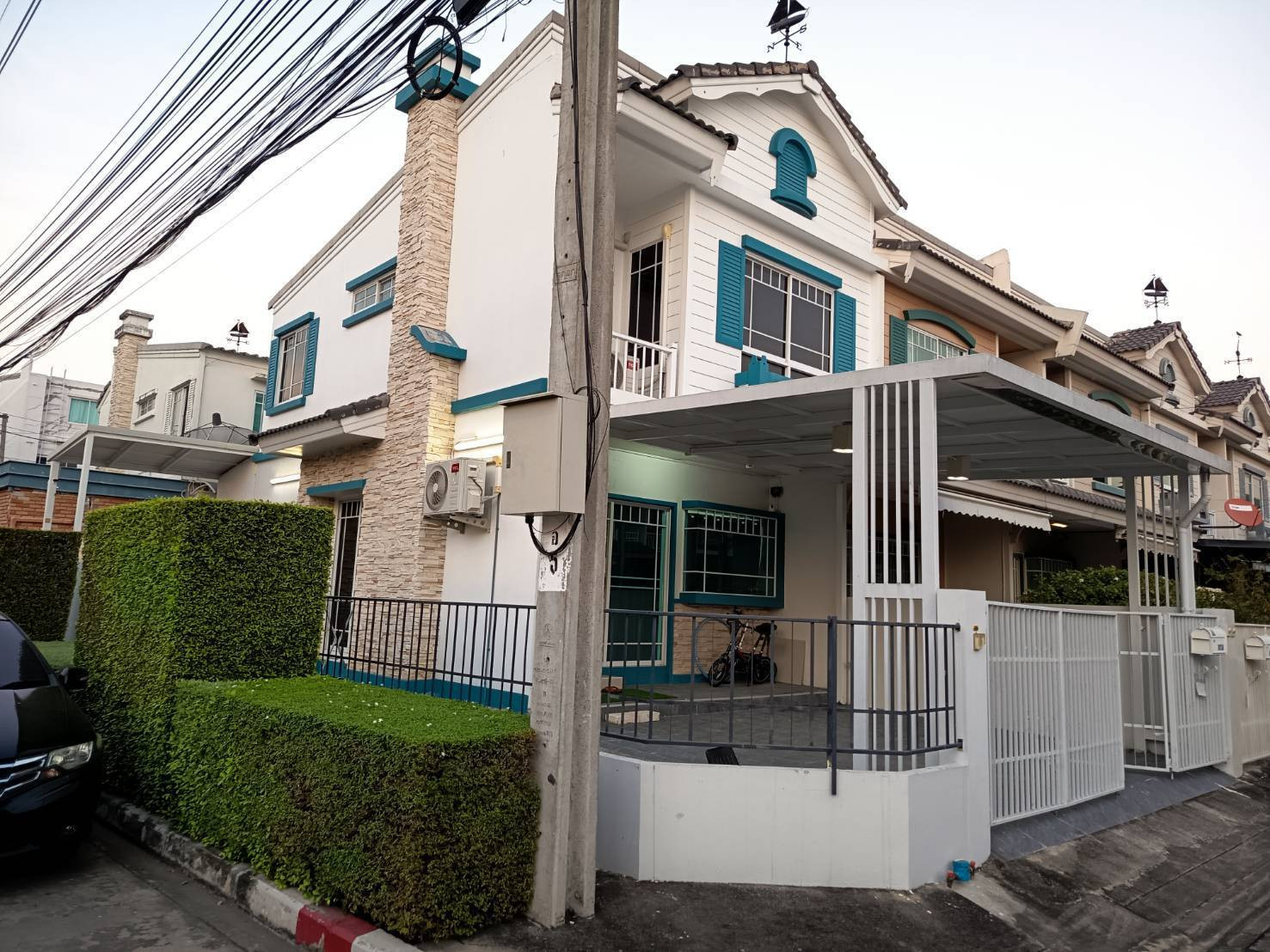 Townhouse for rent with massage business in Indy Village, Bang Yai area. Townhouse for rent with massage business in Indy Village, Bang Yai area.