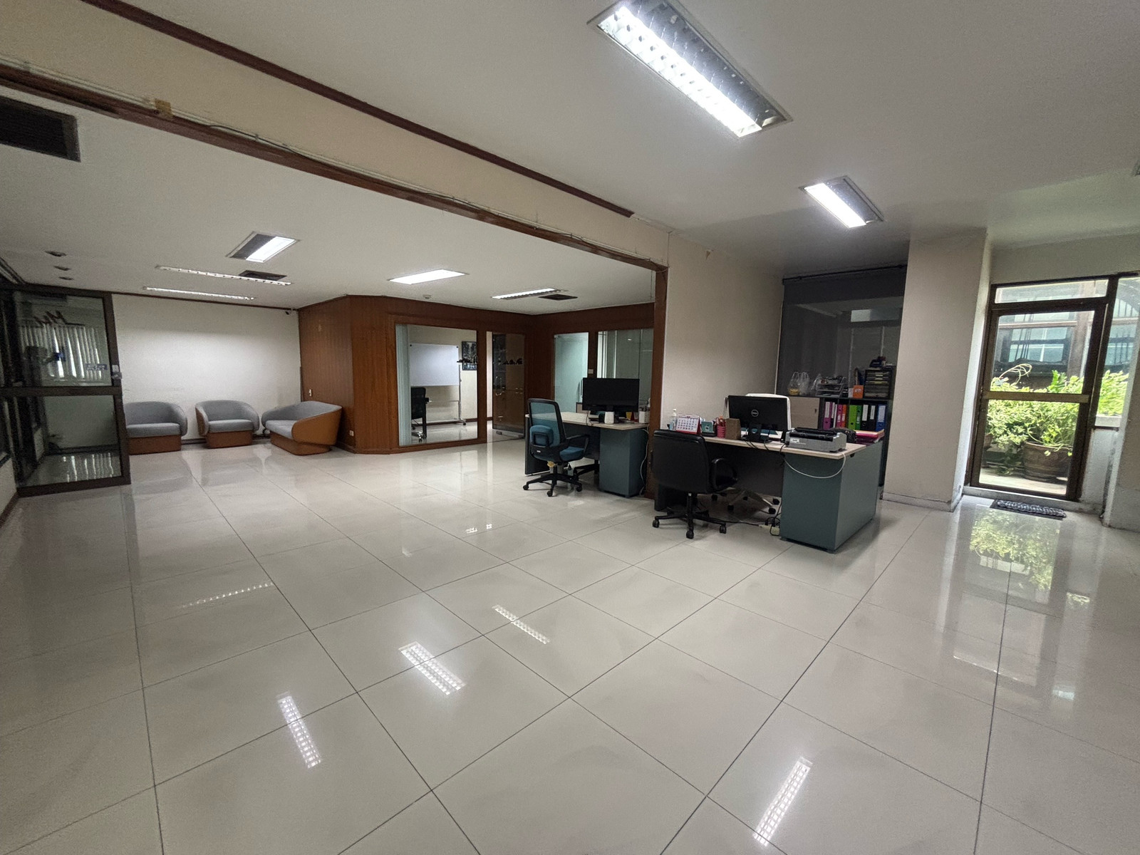 🩷[FOR RENT / SALE] Office Space @ Park Pavilion (Soi Ari). line @900cqqhk tel 0859114585 🩷
✨ รายละเอียด:  เช่า 60,000 บาท  ,  ขายเพียง 14.4 ล้าน บาท เท่านั้น  รวมเฟอร์ในห้อง  
โครงการ: Park Pavilion (พาร์ค พาวิลเลียน)
ทำเล: ซอยอารีย์ (พหลโยธิน 7)
