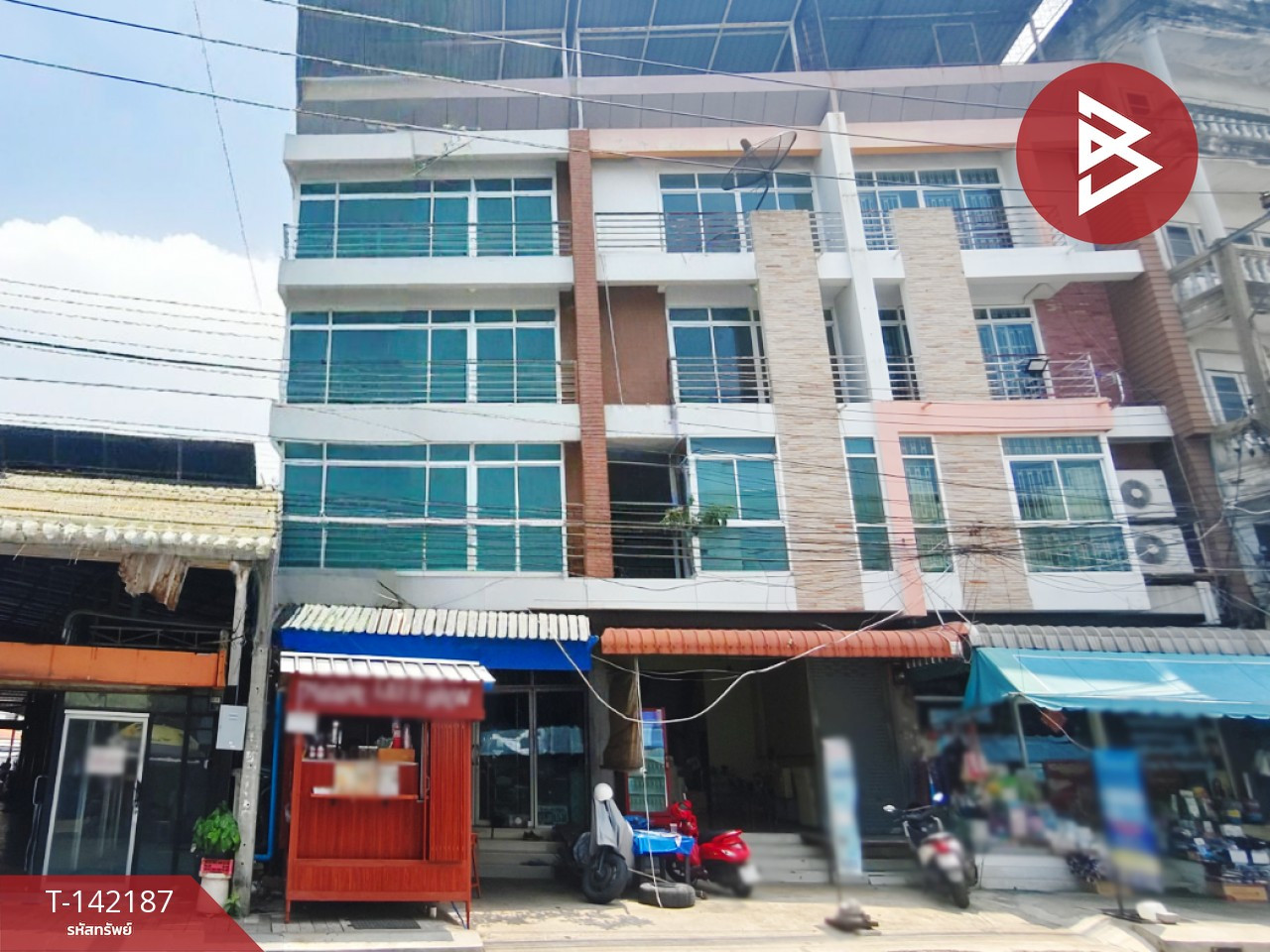 Commercial building for sale, 4 floors, area 16.8 sq m, Pak Nam, Samut Prakan.