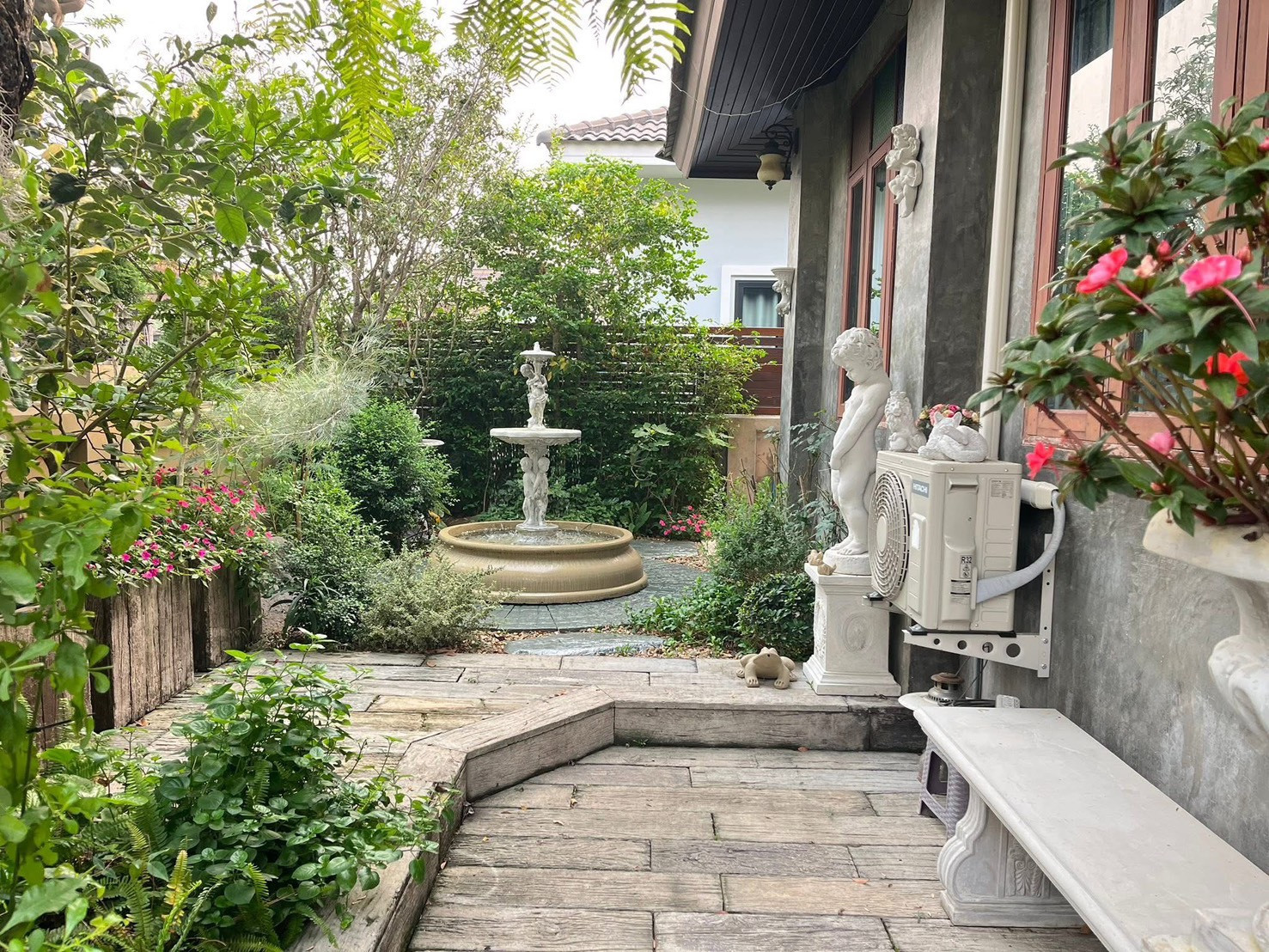  ขายด่วน! บ้านสวยสไตล์ล้านนาประยุกต์ ออกแบบทันสมัย ทำเลทองใจกลางเมืองเชียงราย เดินทางแค่ 10 นาทีถึงเซ็นทรัล! – รูปที่ 2