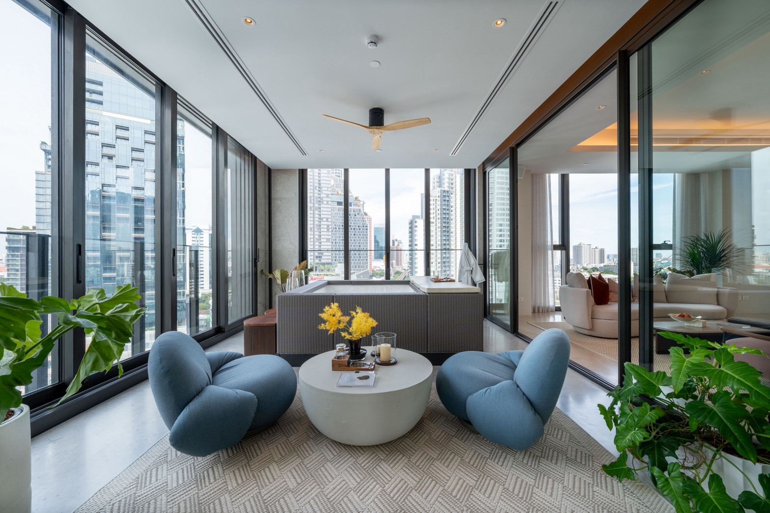 Fully Furnished ห้องเดียวราคาดีสุด!! ขายคอนโด สโคป ทองหล่อ (Scope Thonglor) Ultra Luxury Penthouse 4 ห้องนอน 5 ห้องน้ำ 416.71 ตร.ม ติด BTS ทองหล่อ 0 เมตร – รูปที่ 4