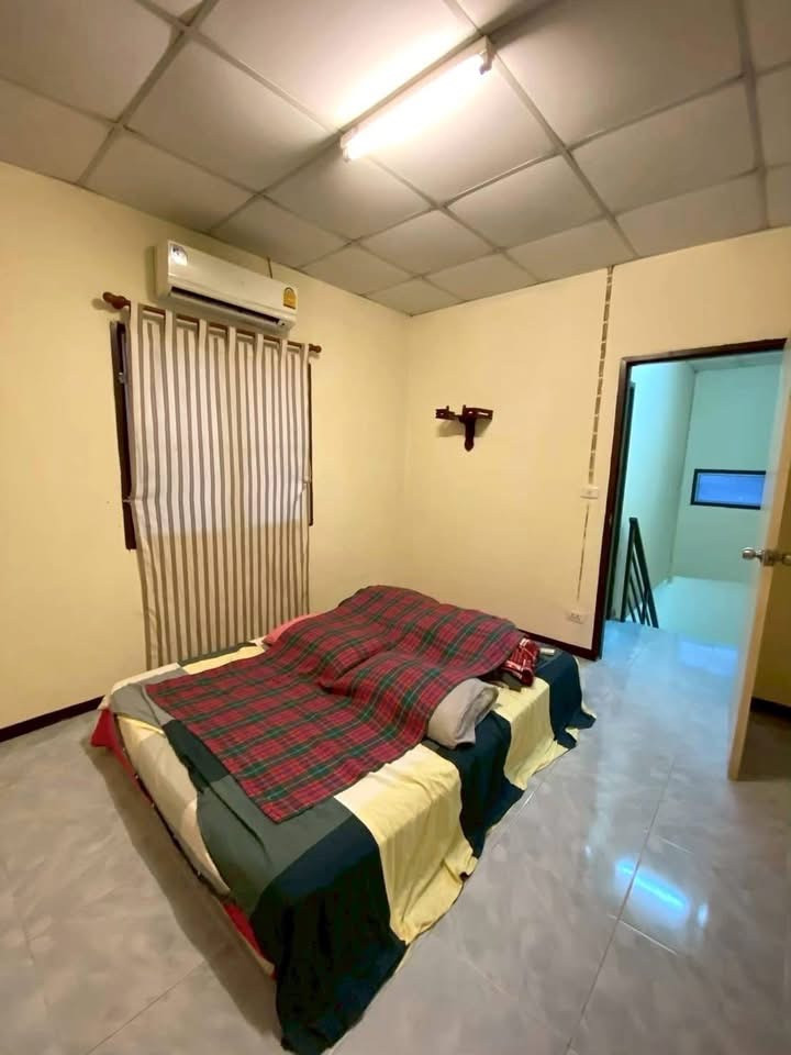 Urgent sale! 2-story detached house, Eua-Athorn Rangsit-Khlong 10/2 (fully extended, ready to move in), good location, affordable price. Get a single house with space around the house. At a comfortable installment price Definitely better than renting!