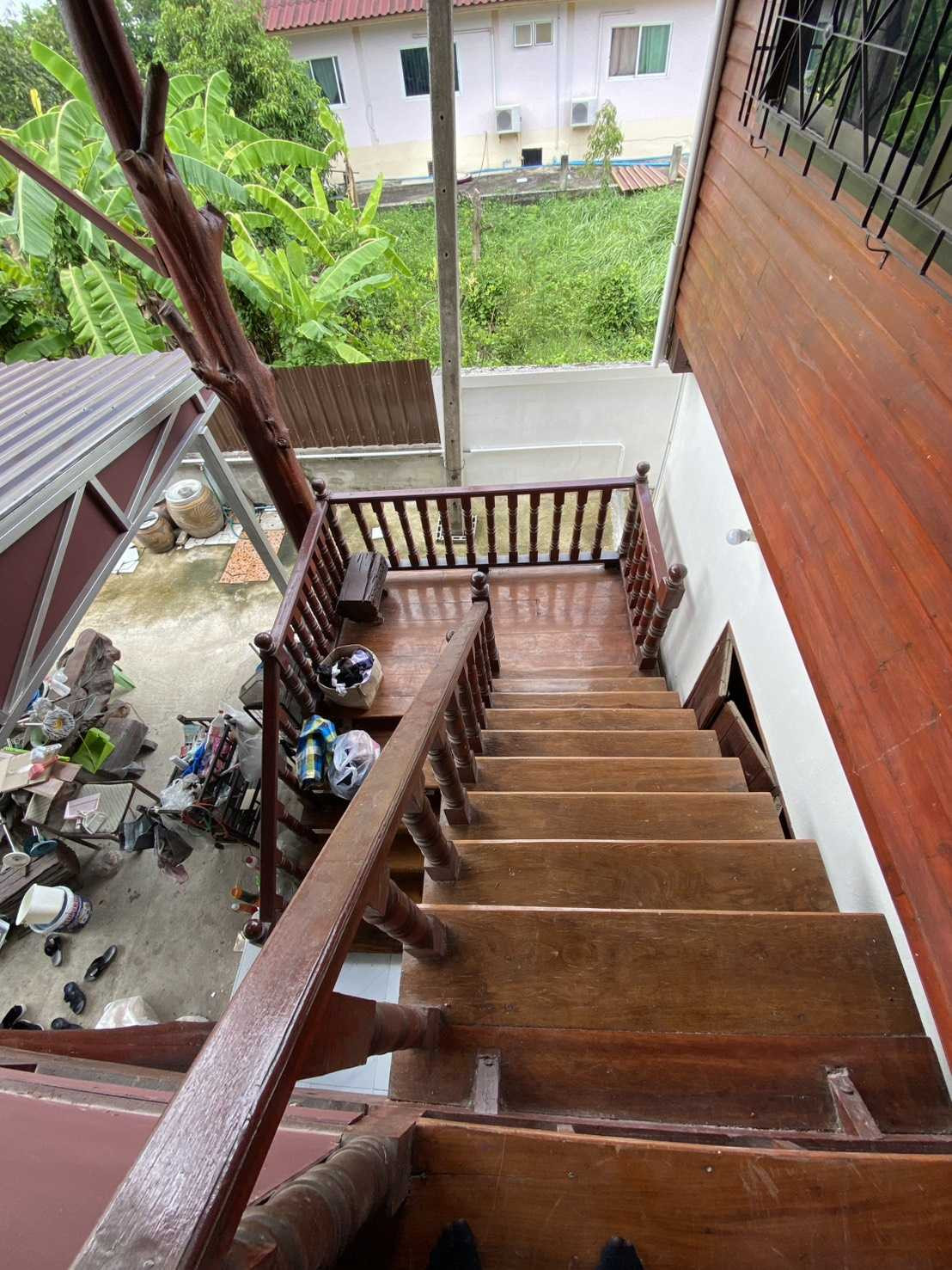 บ้านหลังใหญ่ พื้นที่ใช้สอย 300 ตร.ม. พร้อมสวนรอบบ้าน – รูปที่ 4