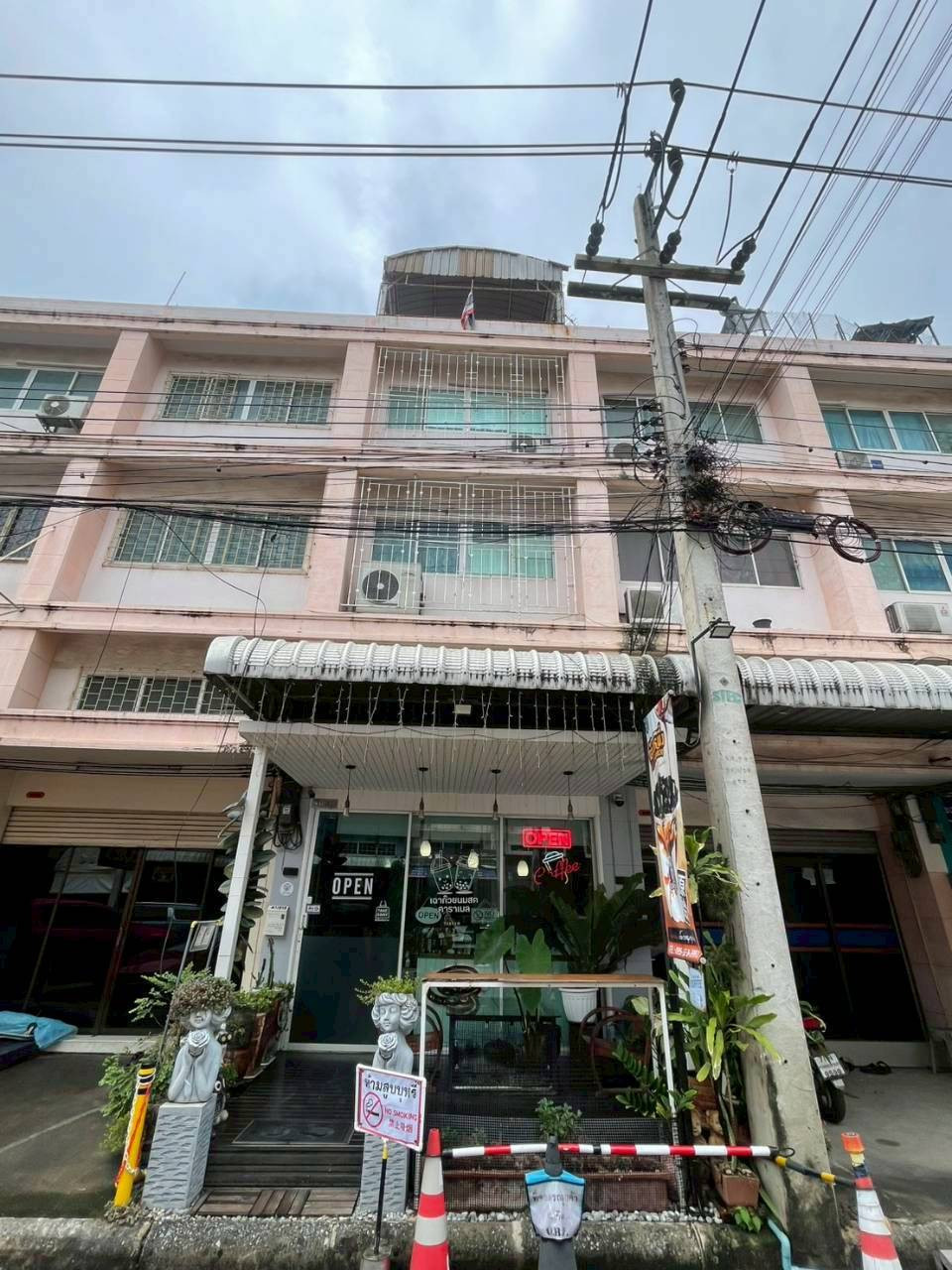 อาคารพาณิชย์ 3 ชั้น ซอยหมู่บ้านคลองหลวงใหม่ คลองสอง อาคารพาณิชย์ 3 ชั้น ซอยหมู่บ้านคลองหลวงใหม่ คลองสอง
