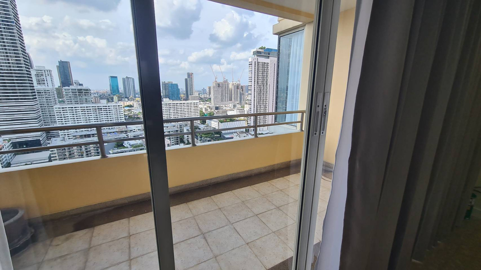 252sqm Pet friendly, Spacious 4 bedrooms condo for sale at Hampton Thonglor 10 – รูปที่ 4