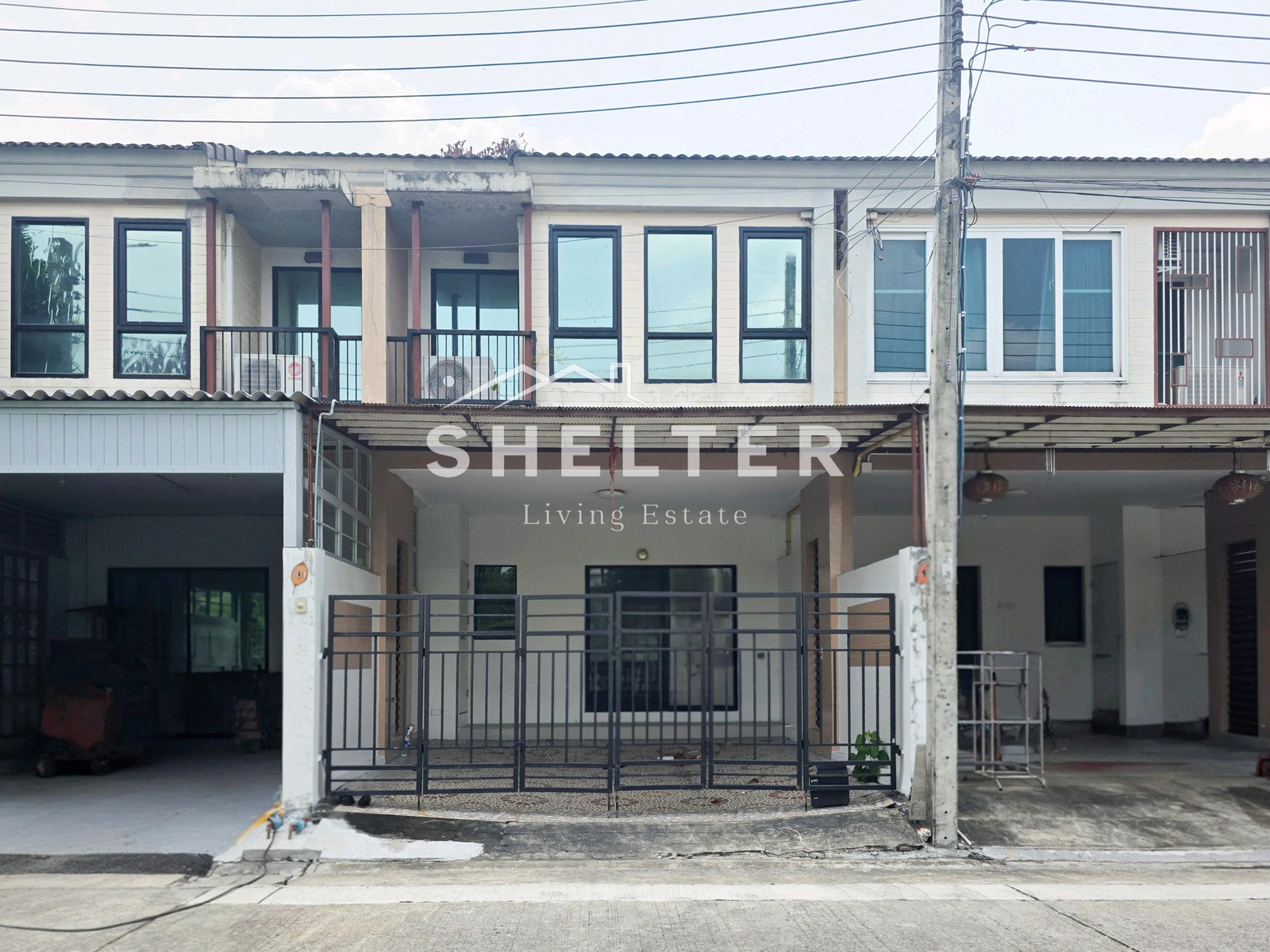 ขายทาวน์โฮม 2 ชั้น ติดถนนพระราม 9
 ใกล้เดอะไนน์