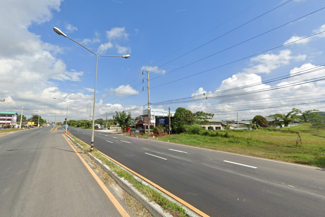 Land for sale on Phahonyothin Road, Tha Sut Subdistrict, Mueang Chiang Rai District, 4 rai Land for sale on Phahonyothin Road, Tha Sut Subdistrict, Mueang Chiang Rai District, 4 rai