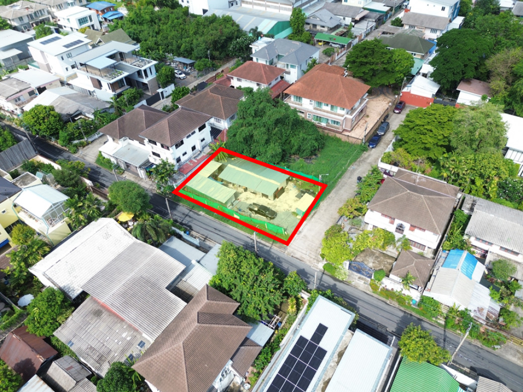 Land for sale, Satri Witthaya 2 Soi 15, 100 sq.wa. Close to Praserthmanukit Road (2.2 km). DD Land for sale, Satri Witthaya 2 Soi 15, 100 sq.wa. Close to Praserthmanukit Road (2.2 km). DD