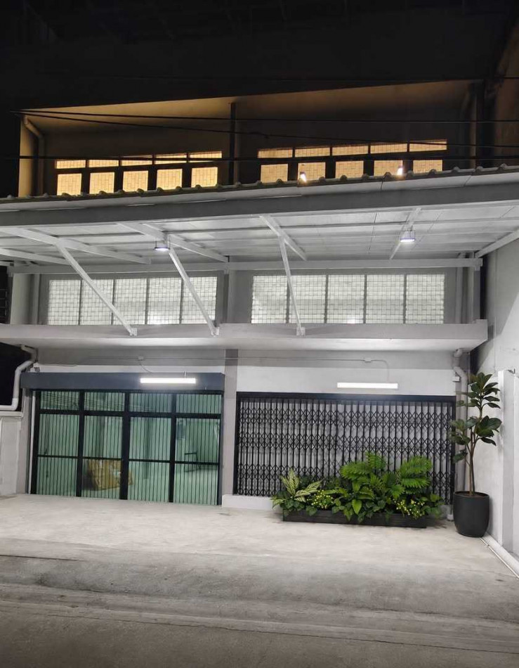Townhome for rent, Bearing Prime Building, 540 sq m, 1 rai 35 sq wah, near BTS Bearing.