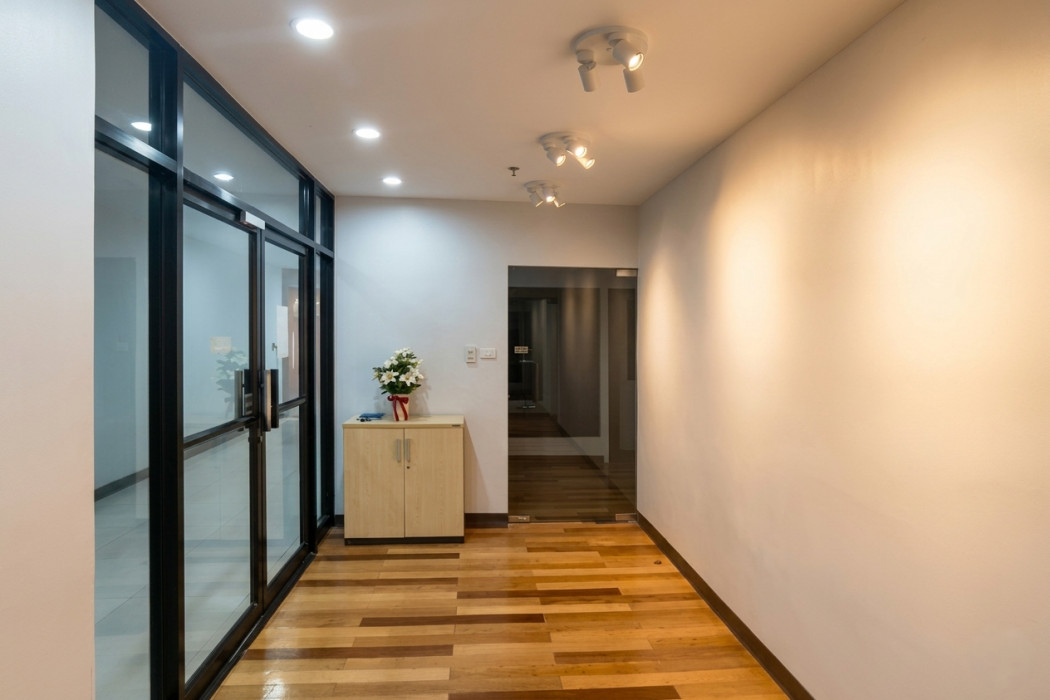 Office for sale, LPN Tower, 150 sq m, 8th floor, empty unit, unobstructed view. – รูปที่ 3