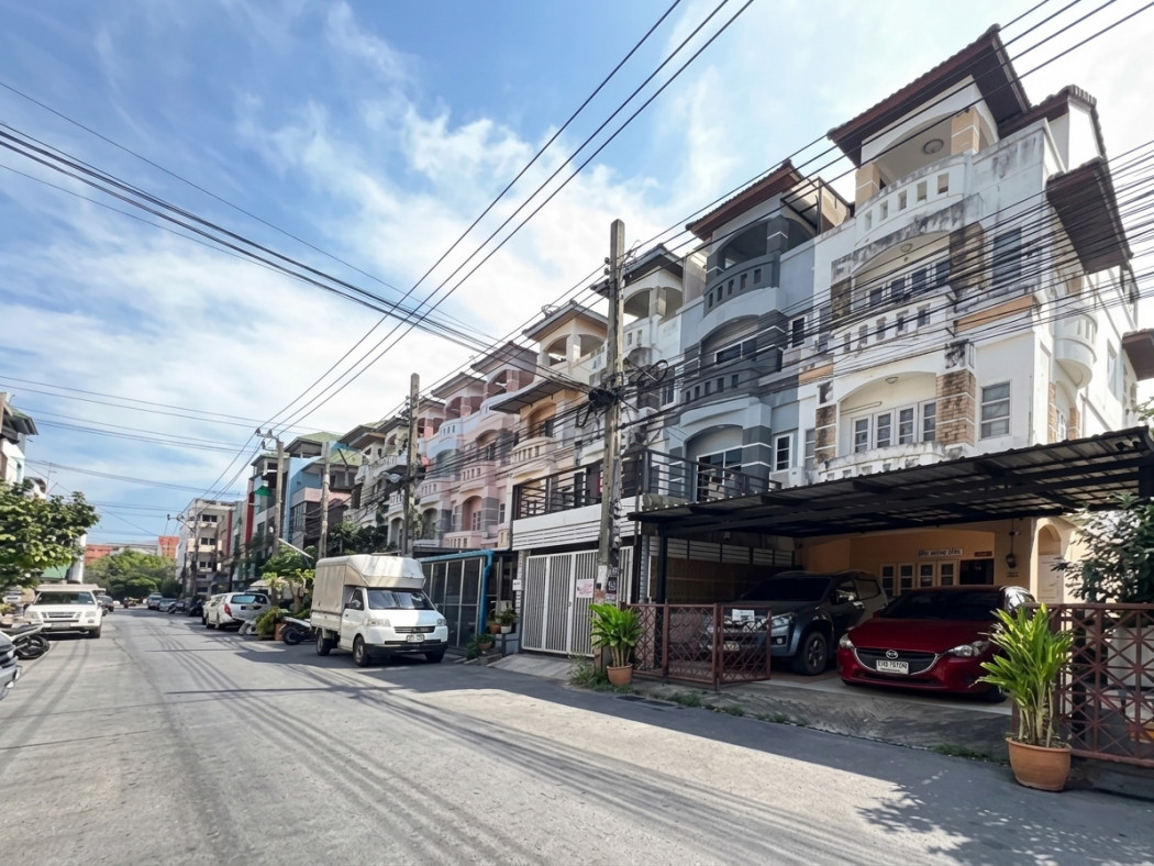 ขาย ทาวน์โฮม นวลผกา 290 ตรม 32 ตรว 5 ห้องนอน หลังมุม