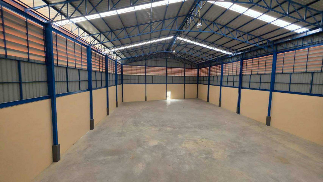 Factory with office space for rent, brand new, ready to rent, near Bangkok.