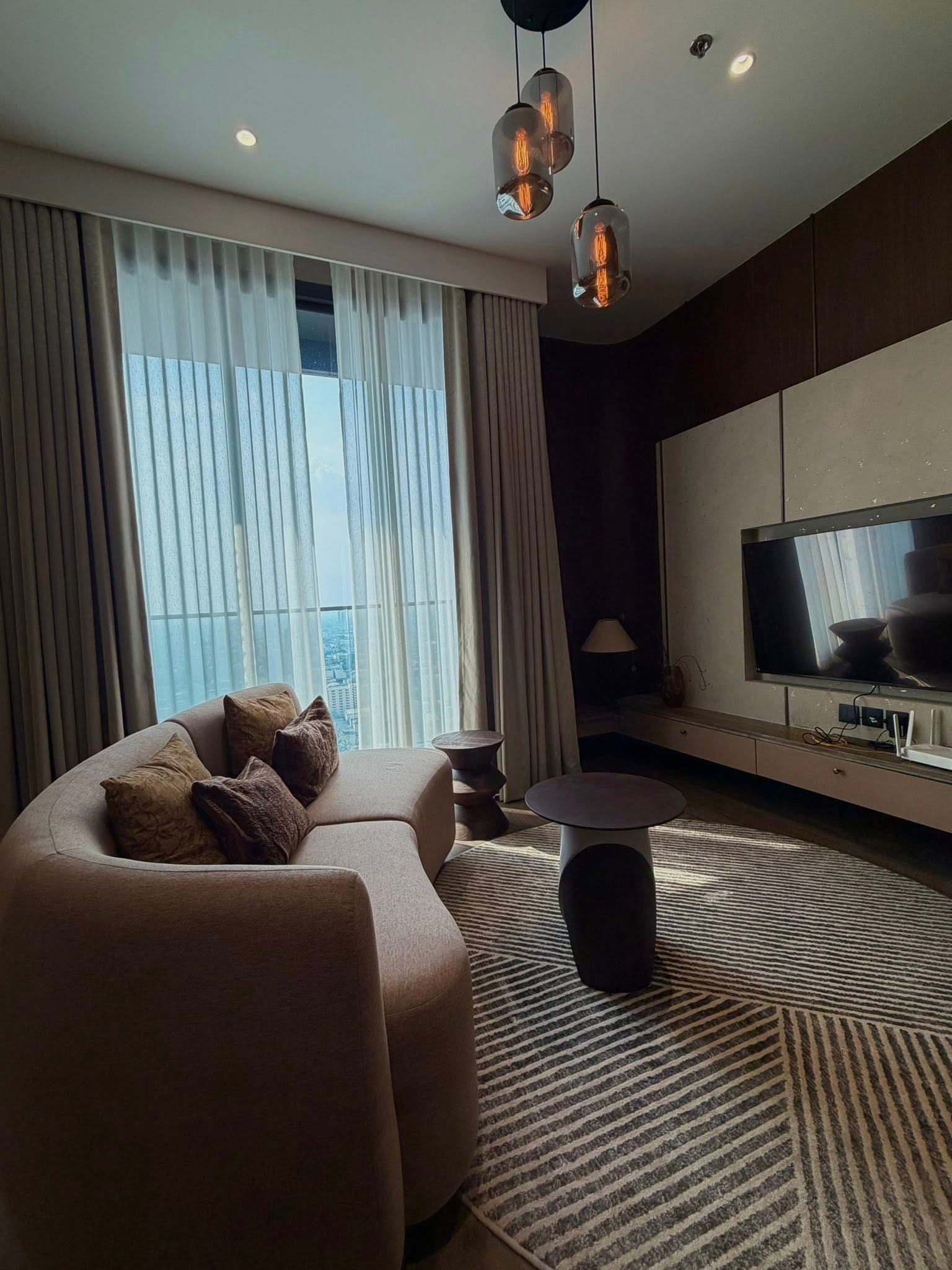 For Rent The Address Siam Ratchathewi 2beds size 69 sq.m. F/F For Rent The Address Siam Ratchathewi 2beds size 69 sq.m. F/F