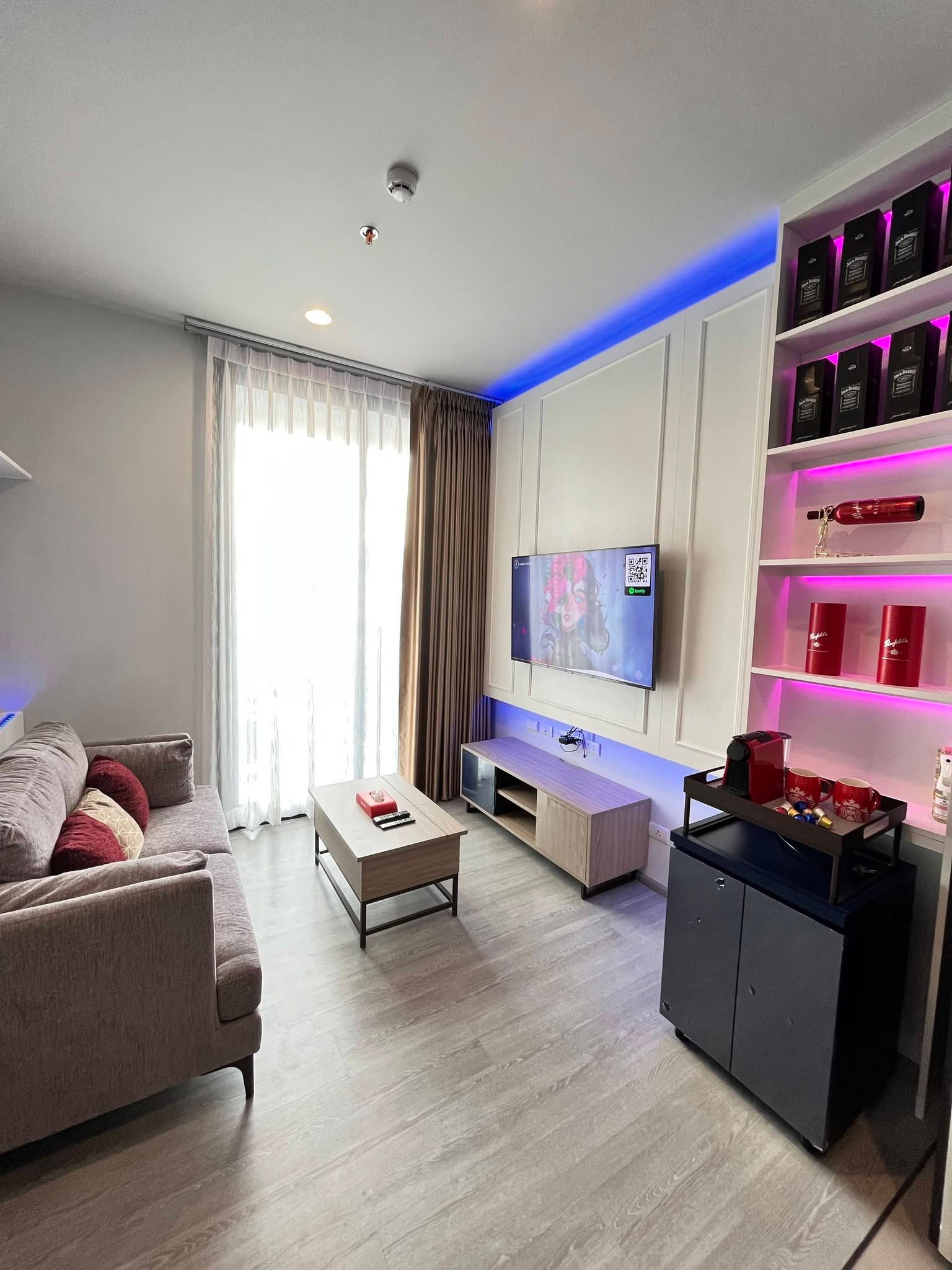PFD-07246 Condo for rent XT Ekkamai , beautiful room, modern design. Fully decorated and ready to move in Prime location in the heart of lifestyle, near BTS Ekkamai 🏙️✨