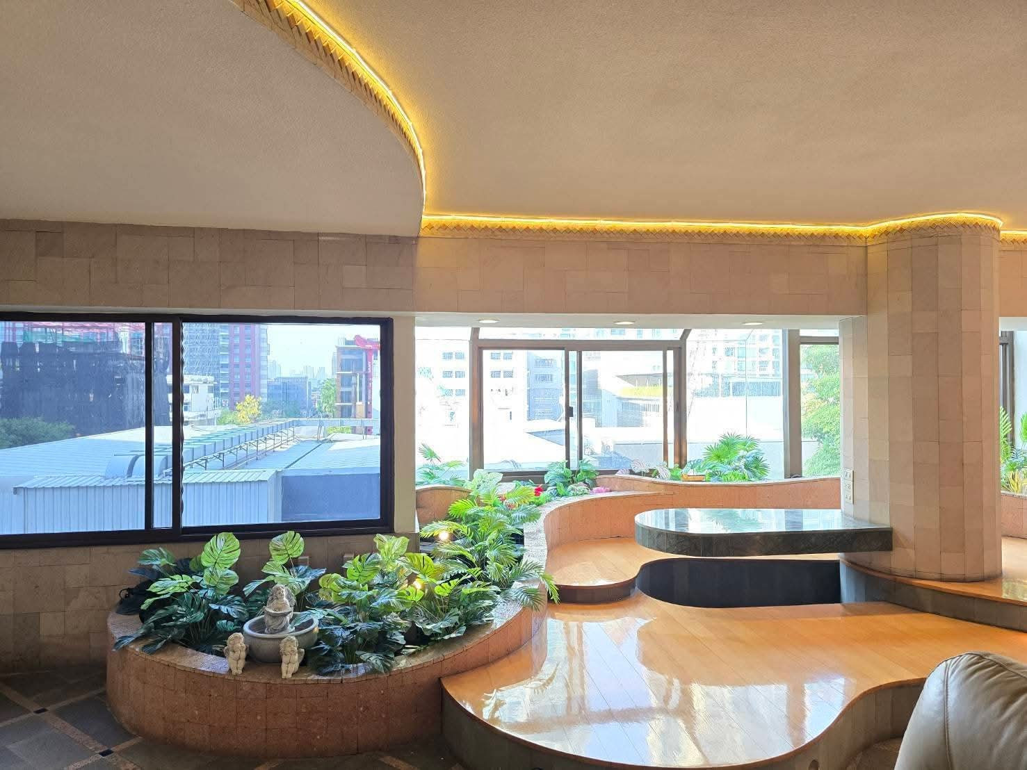 Rare Item!!! คอนโดใจกลางชิดลมห้องใหญ่ family size 245sqm ห้องสวยสภาพดี หายากมาก ✨Sithakarn Condominium✨ 3 ห้องนอน 3 ห้องน้ำ ขนาด 245 ตร.ม ใกล้ BTS / MRT ชิดลม (0.3 กม.) Tel.0982645161 Rare Item!!! คอนโดใจกลางชิดลมห้องใหญ่ family size 245sqm ห้องสวยสภาพดี หายากมาก ✨Sithakarn Condominium✨ 3 ห้องนอน 3 ห้องน้ำ ขนาด 245 ตร.ม ใกล้ BTS / MRT ชิดลม (0.3 กม.) Tel.0982645161
