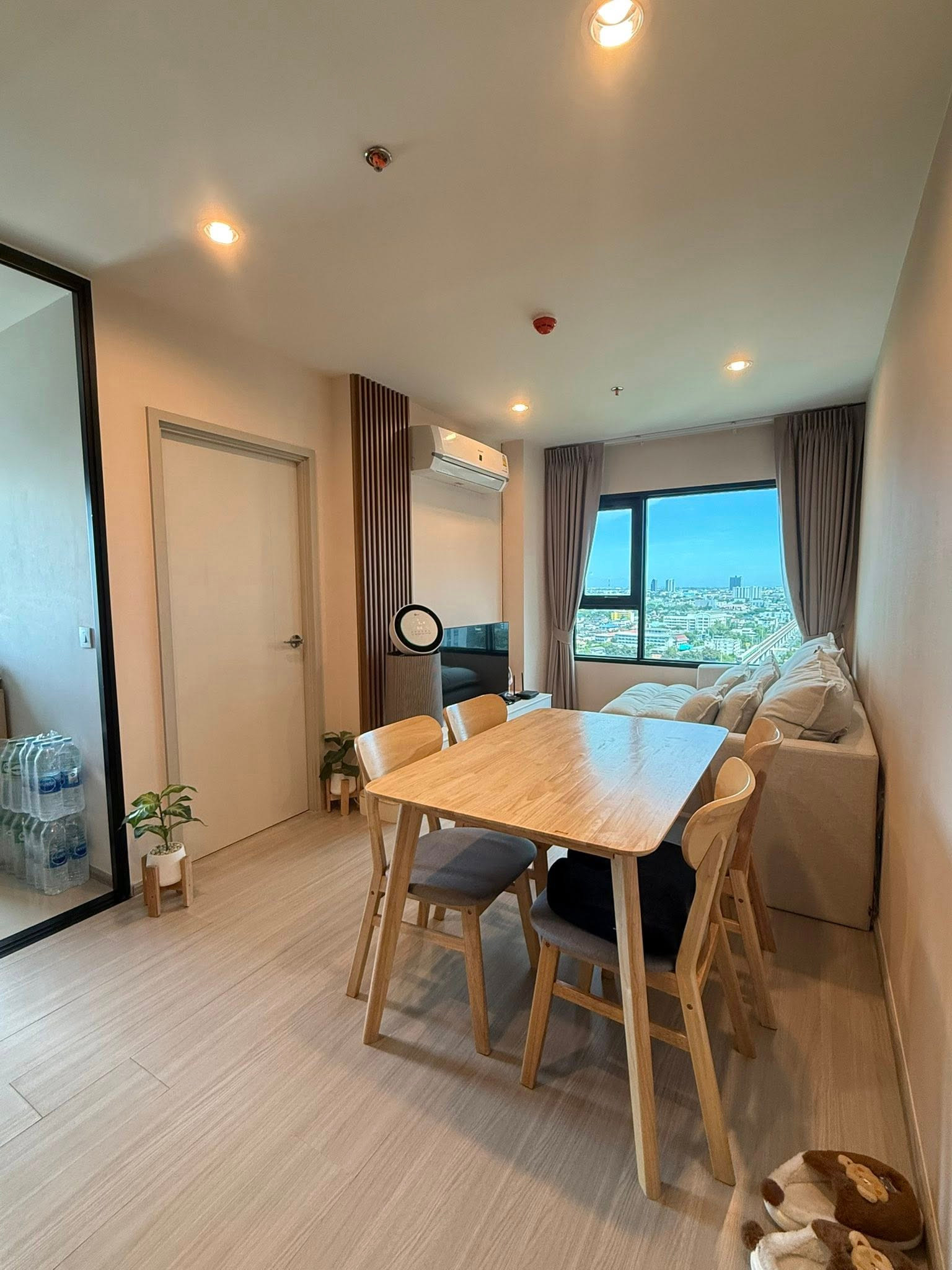 ✅ Luxury condo for sale, corner room, next to BTS Chang Erawan Station, 0 meters, complete with furniture and electrical appliances ✅ Aspire Erawan Prime