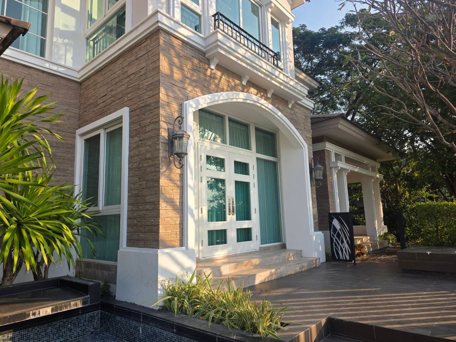 ขายบ้านหรู สไตล์โคโลเนียล ริมทะเลสาบ วิวดอยสุเทพ ทำเลกลางเมืองเชียงใหม่ ใกล้สนามบินเพียง 10 นาที @Serene Lake – รูปที่ 4