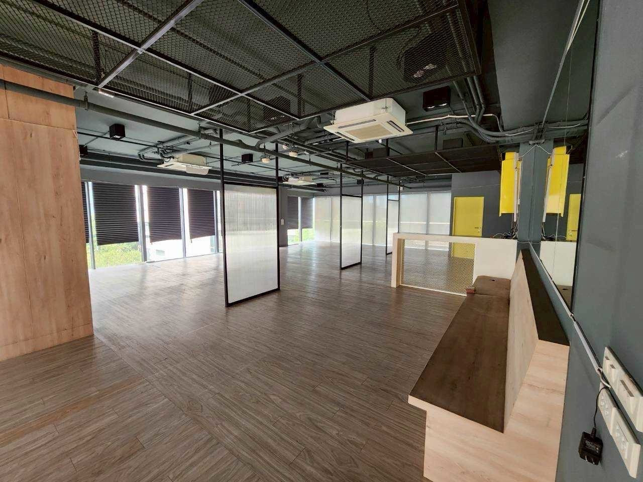 ให้เช่า อาคารสำนักงาน พร้อมที่จอดรถ 400 คัน แยกรัชดาภิเษก - ลาดพร้าว พื้นที่ 1,880 ตร.ม. ติดสวนลุมไนท์บาร์ซา 2 ทำเลทองเข้าออกได้ 2 ทาง – รูปที่ 4