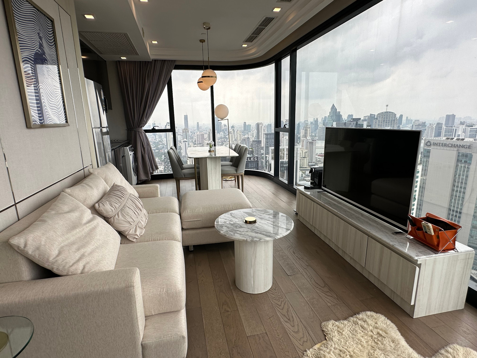 🔥 Ashton Asoke 2 Br/2 Bth For Sale – นิยามใหม่ของการใช้ชีวิตหรูใจกลางเมือง | Ultra Luxury Condo with 270-Degree City View!! Ashton Asoke Condo for Sale. 🔥 Ashton Asoke 2 Br/2 Bth For Sale – นิยามใหม่ของการใช้ชีวิตหรูใจกลางเมือง | Ultra Luxury Condo with 270-Degree City View!! Ashton Asoke Condo for Sale.