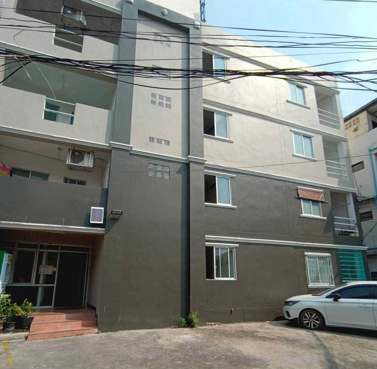 Apartment for sale, area 202 sq m, next to Prachachuen Road.