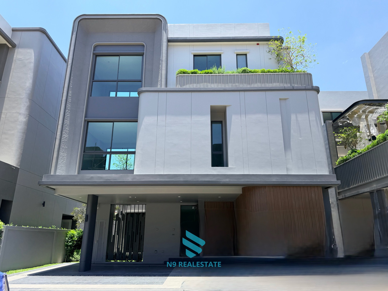 วิลล่า3ชั้น ใกล้ harrow,สนามบินดอนเมือง,ทางด่วน แปลงถนนเมน ลดราคาเหลือเพียง 32 ล้านบาท!!!! แกรนด์ บางกอก บูเลอวาร์ด ดอนเมือง-แจ้งวัฒนะ วิลล่า3ชั้น ใกล้ harrow,สนามบินดอนเมือง,ทางด่วน แปลงถนนเมน ลดราคาเหลือเพียง 32 ล้านบาท!!!! แกรนด์ บางกอก บูเลอวาร์ด ดอนเมือง-แจ้งวัฒนะ