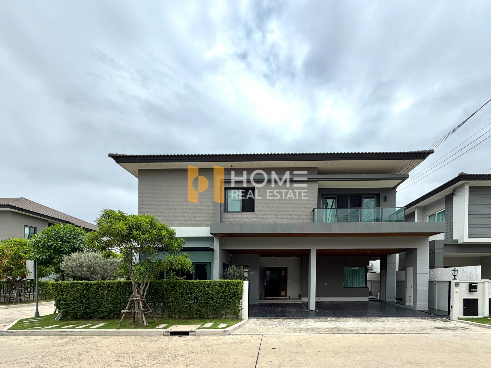 Corner detached house, beautifully renovated and ready to move in ✨ Centro Phahol - Vibhavadi 2 / 4 Bedrooms (FOR SALE) BNS159 Corner detached house, beautifully renovated and ready to move in ✨ Centro Phahol - Vibhavadi 2 / 4 Bedrooms (FOR SALE) BNS159