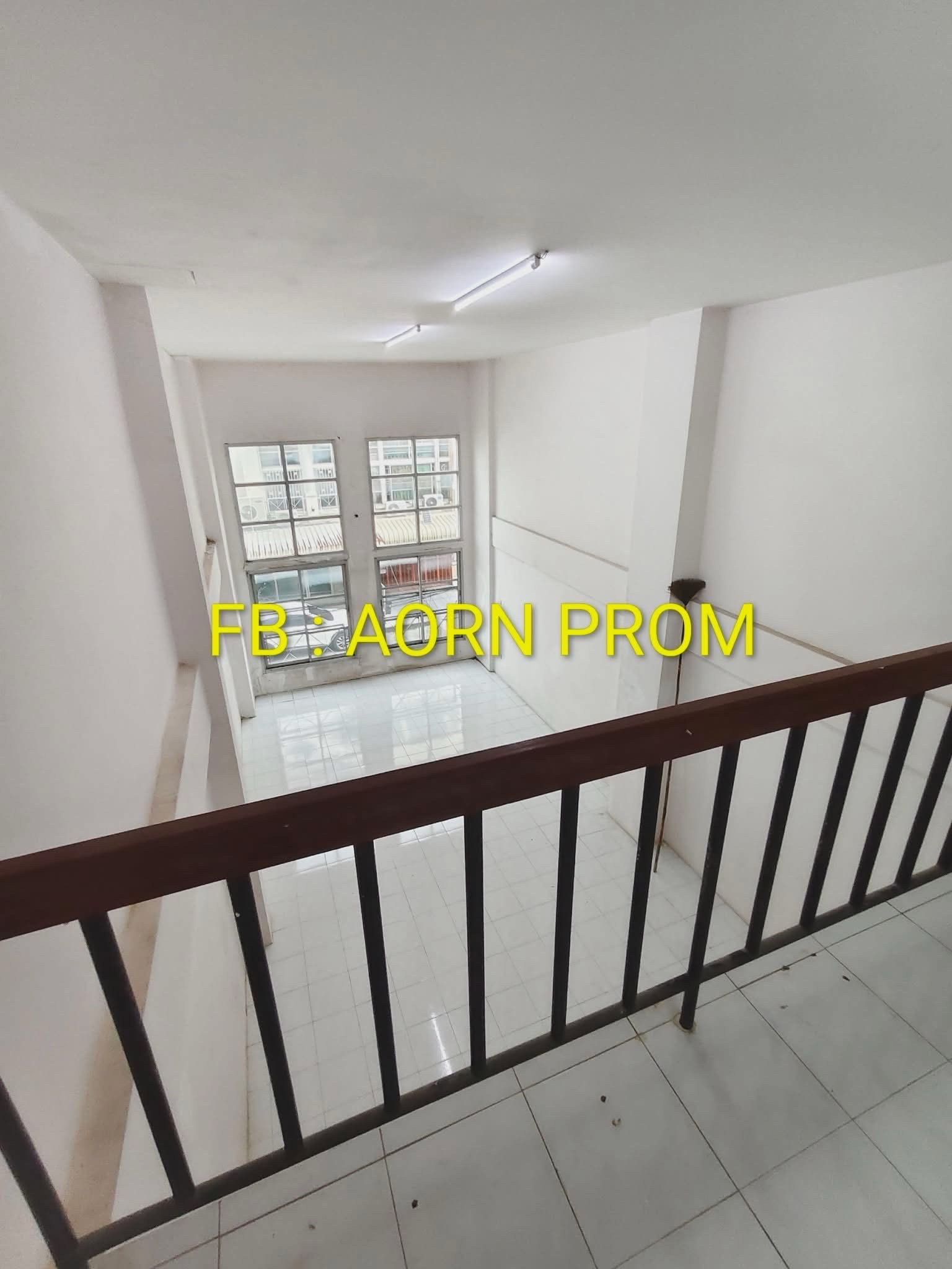 Very cheap for rent, 4 and a half storey commercial building, Soi Phetkasem 63/4, walk only 350 meters to the entrance of the alley, Phetkasem Road 🌈 near BigC/Makro Phetkasem, only 1.1 km. 🌈 near MRT Lak Song/The Mall Bang Khae, only 3 km. Very good loca Very cheap for rent, 4 and a half storey commercial building, Soi Phetkasem 63/4, walk only 350 meters to the entrance of the alley, Phetkasem Road 🌈 near BigC/Makro Phetkasem, only 1.1 km. 🌈 near MRT Lak Song/The Mall Bang Khae, only 3 km. Very good loca