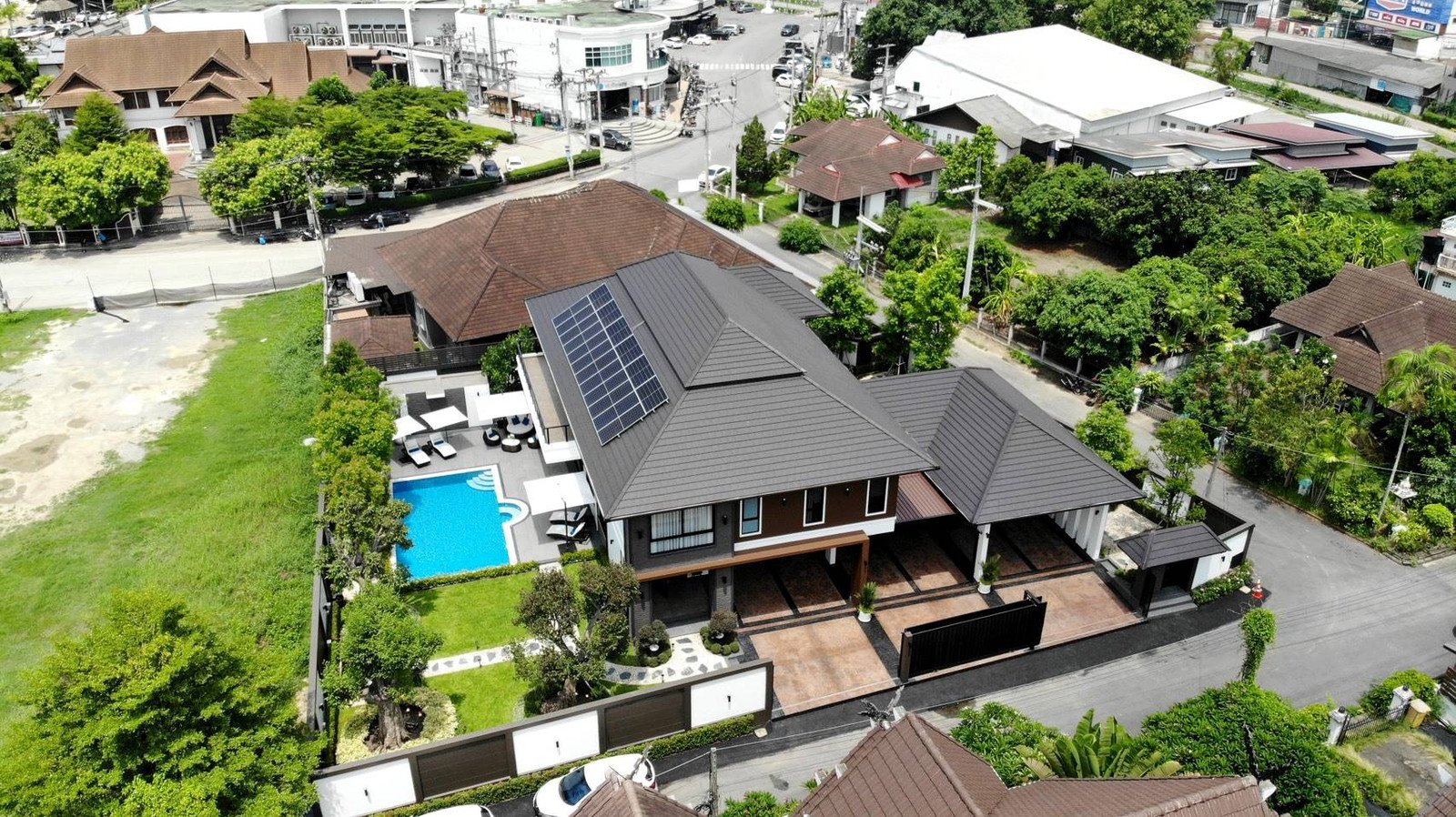 P0091/1 | LUMINA – พูลวิลล่าหรูสไตล์โมเดิร์นล้านนา เอกสิทธิ์เพียงหลังเดียว ที่เดินถึงกาดฝรั่งใน 150 ม. P0091/1 | LUMINA – พูลวิลล่าหรูสไตล์โมเดิร์นล้านนา เอกสิทธิ์เพียงหลังเดียว ที่เดินถึงกาดฝรั่งใน 150 ม.