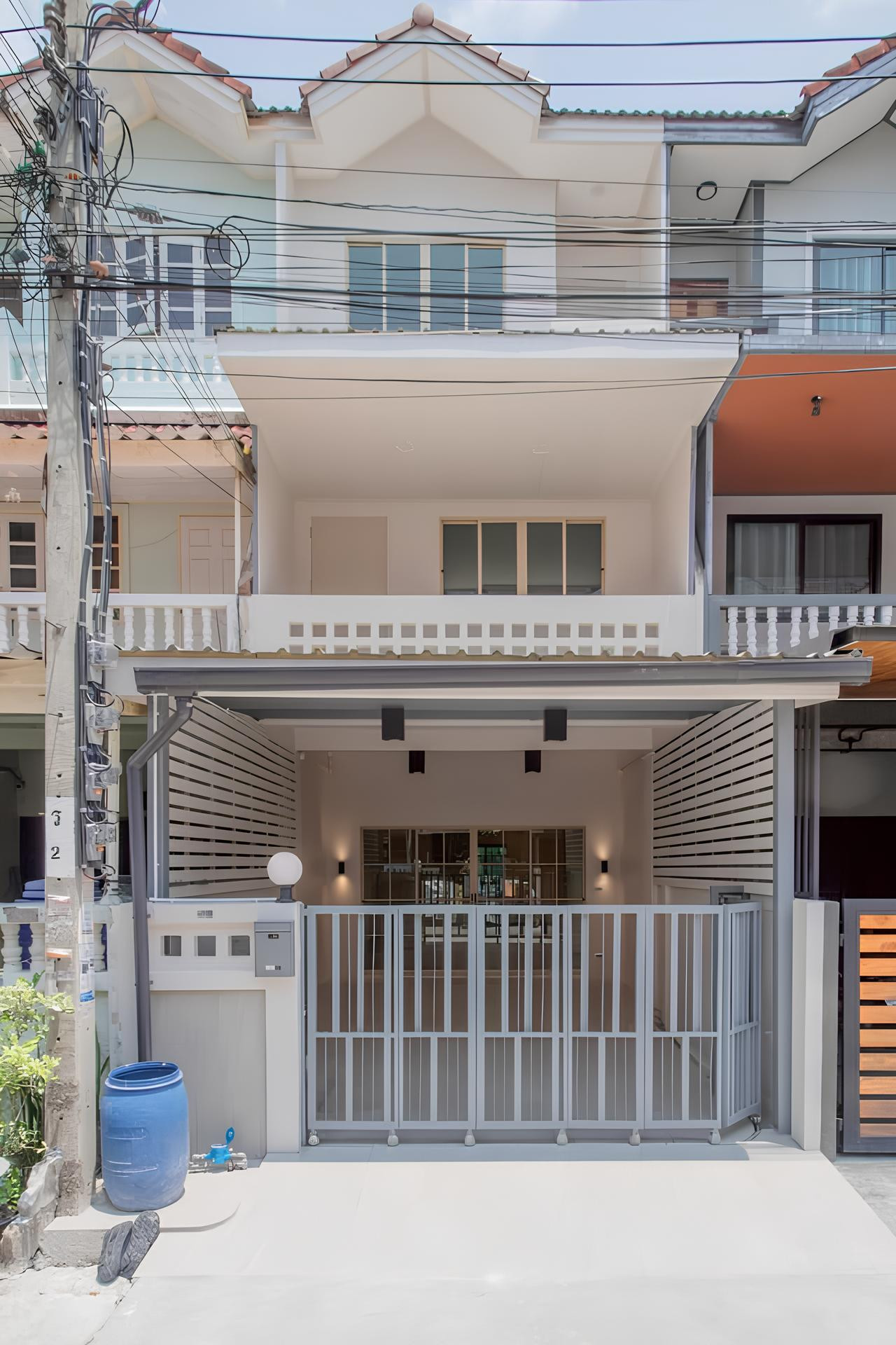 🔥 Townhouse for sale, newly renovated, good location near the main road. Ready to move in immediately 🔥 Sinthavee Project 8 🔥 Townhouse for sale, newly renovated, good location near the main road. Ready to move in immediately 🔥 Sinthavee Project 8