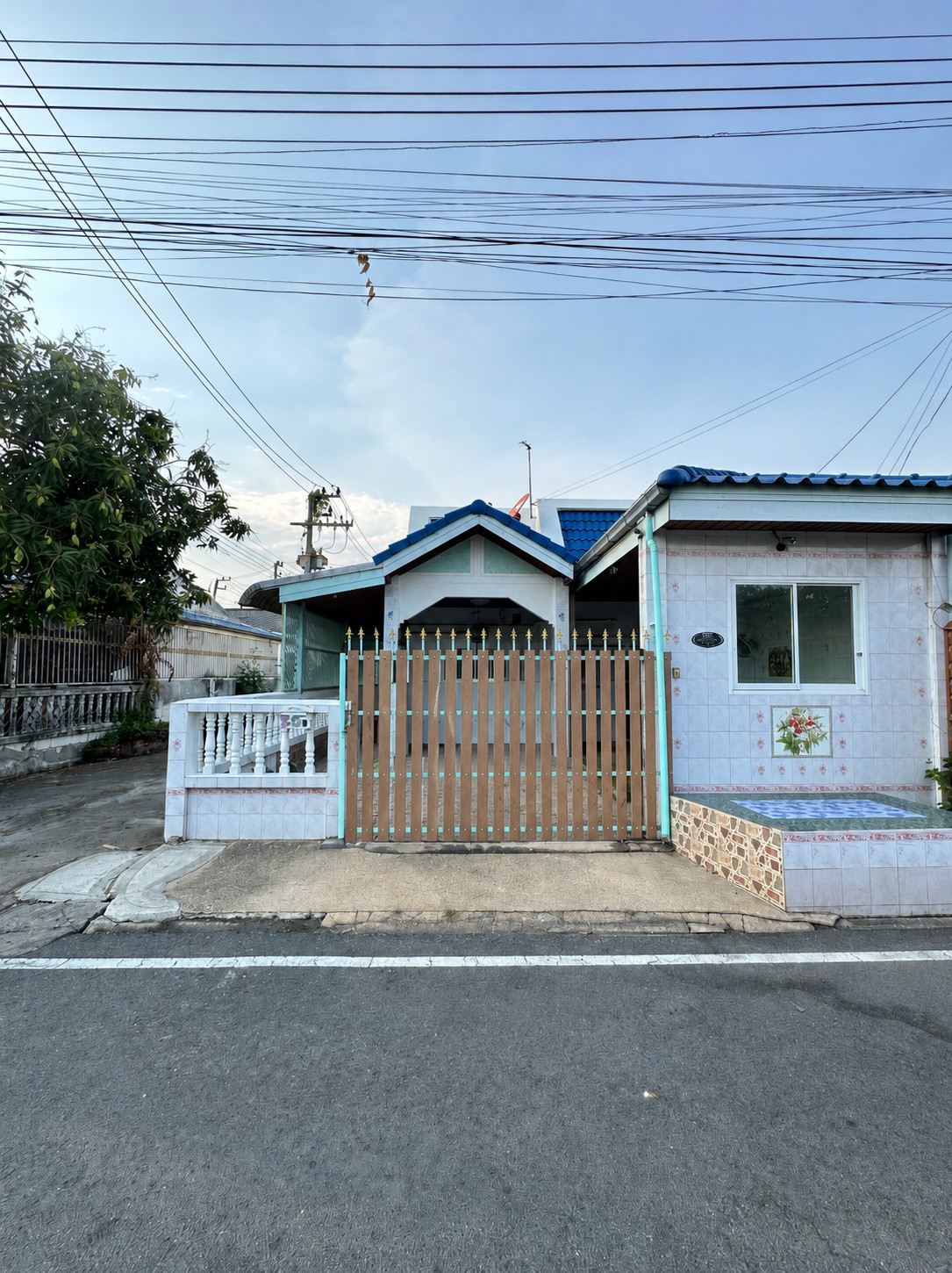 1-story townhouse for sale, Yu Charoen Village 1, Khlong 4, Bueng Yitho Subdistrict, Thanyaburi District, Pathum Thani Province 1-story townhouse for sale, Yu Charoen Village 1, Khlong 4, Bueng Yitho Subdistrict, Thanyaburi District, Pathum Thani Province
