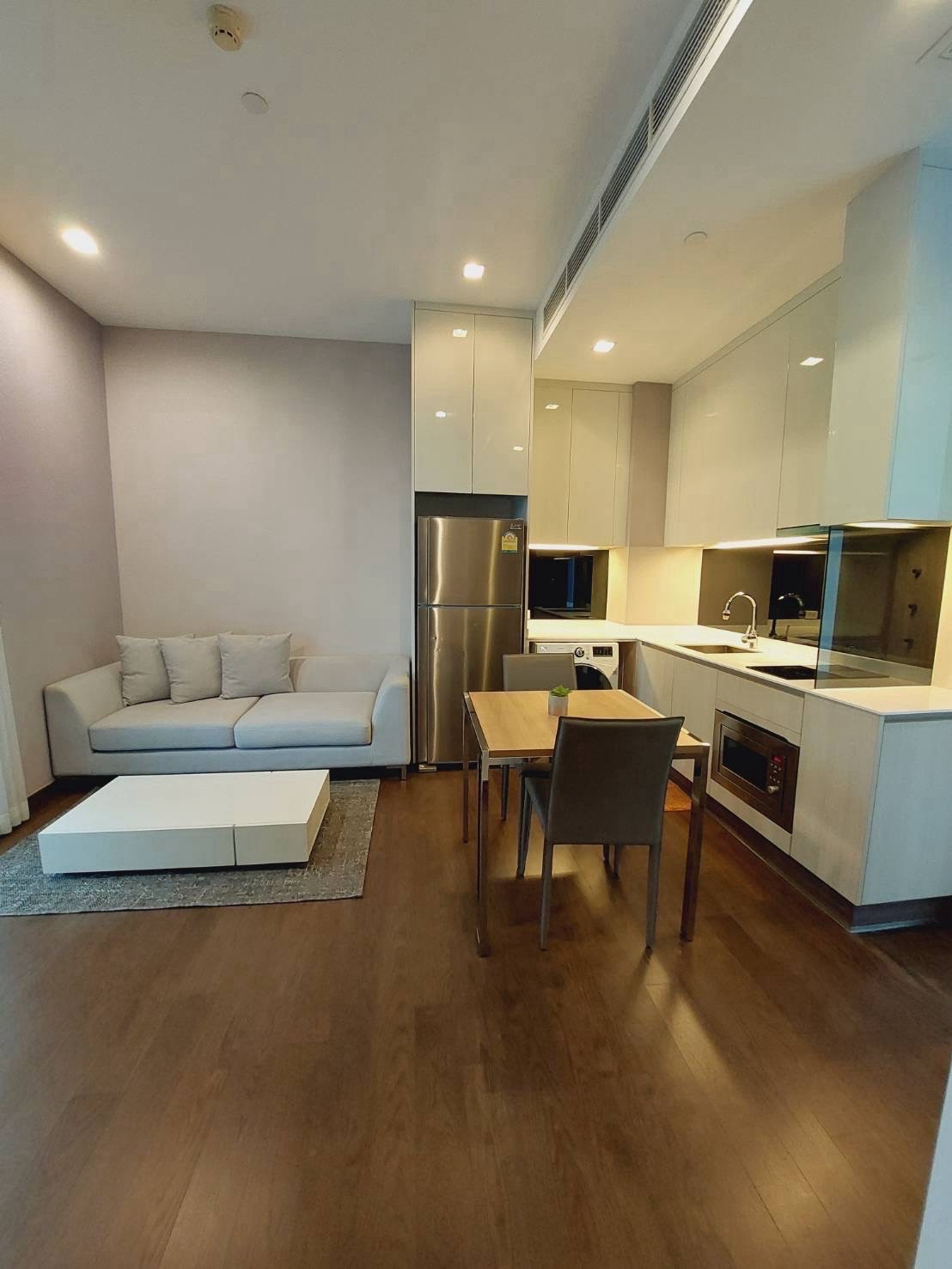 Q asoke /1bed 38sqm/ 24,000wifi/ 0632717888 Allapp in phone Q asoke /1bed 38sqm/ 24,000wifi/ 0632717888 Allapp in phone