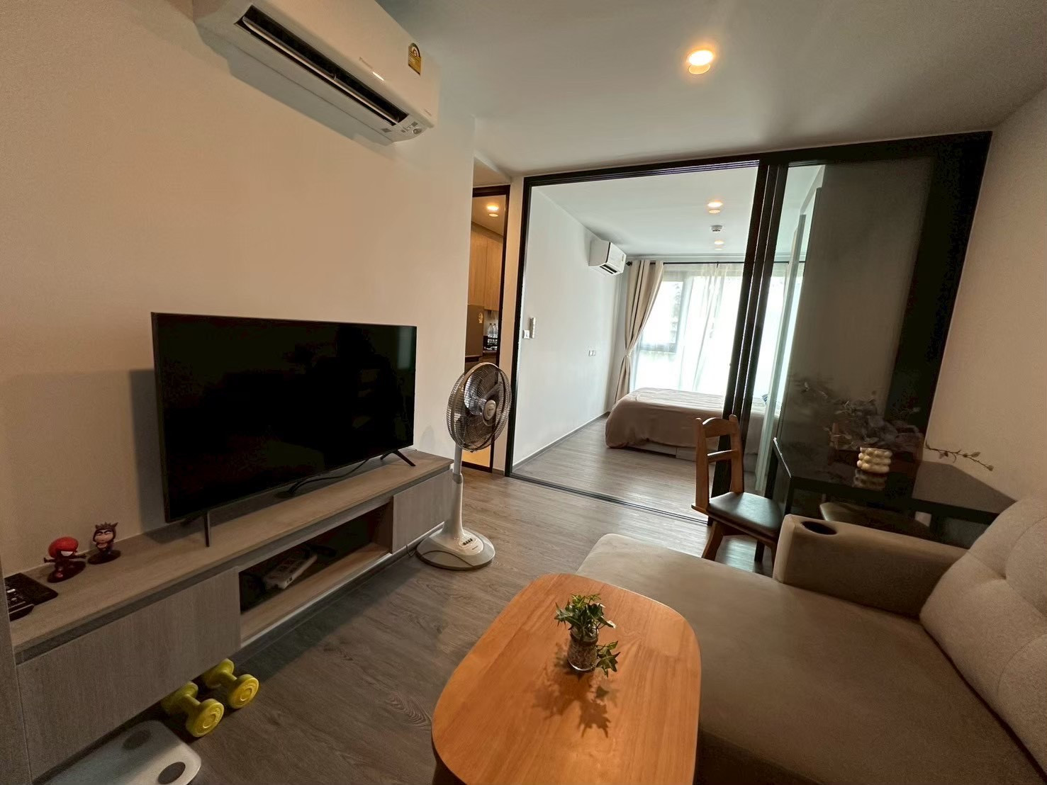 ขายด่วน! Brixton Rayong ติดสุขุมวิท ใกล้นิคมฯ ห้องพร้อมอยู่ เฟอร์ฯ ครบ เพียง 1.65 ล้านบาท – รูปที่ 2